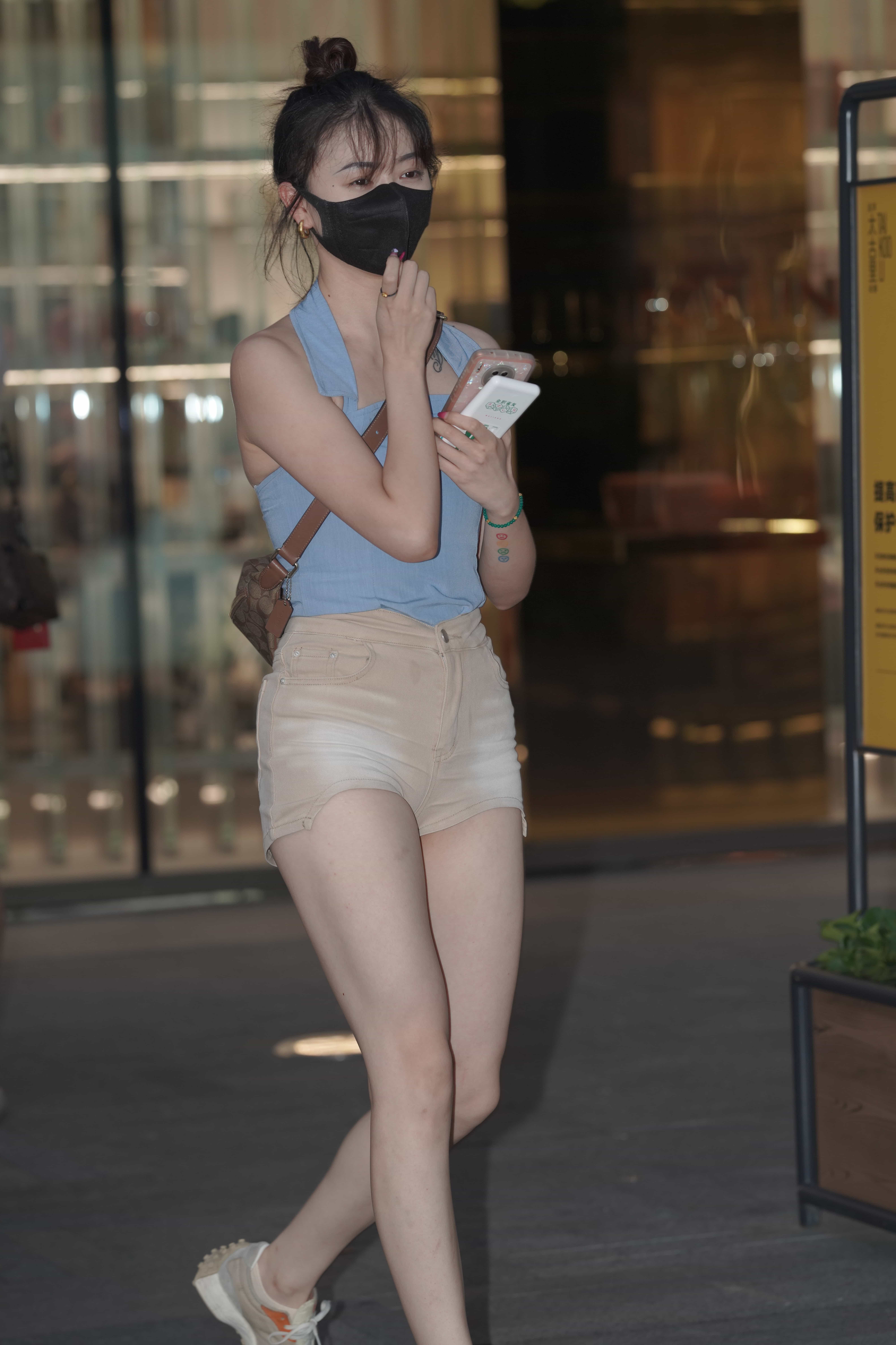 No.5822 热裤美眉 [105P-1.16GB]