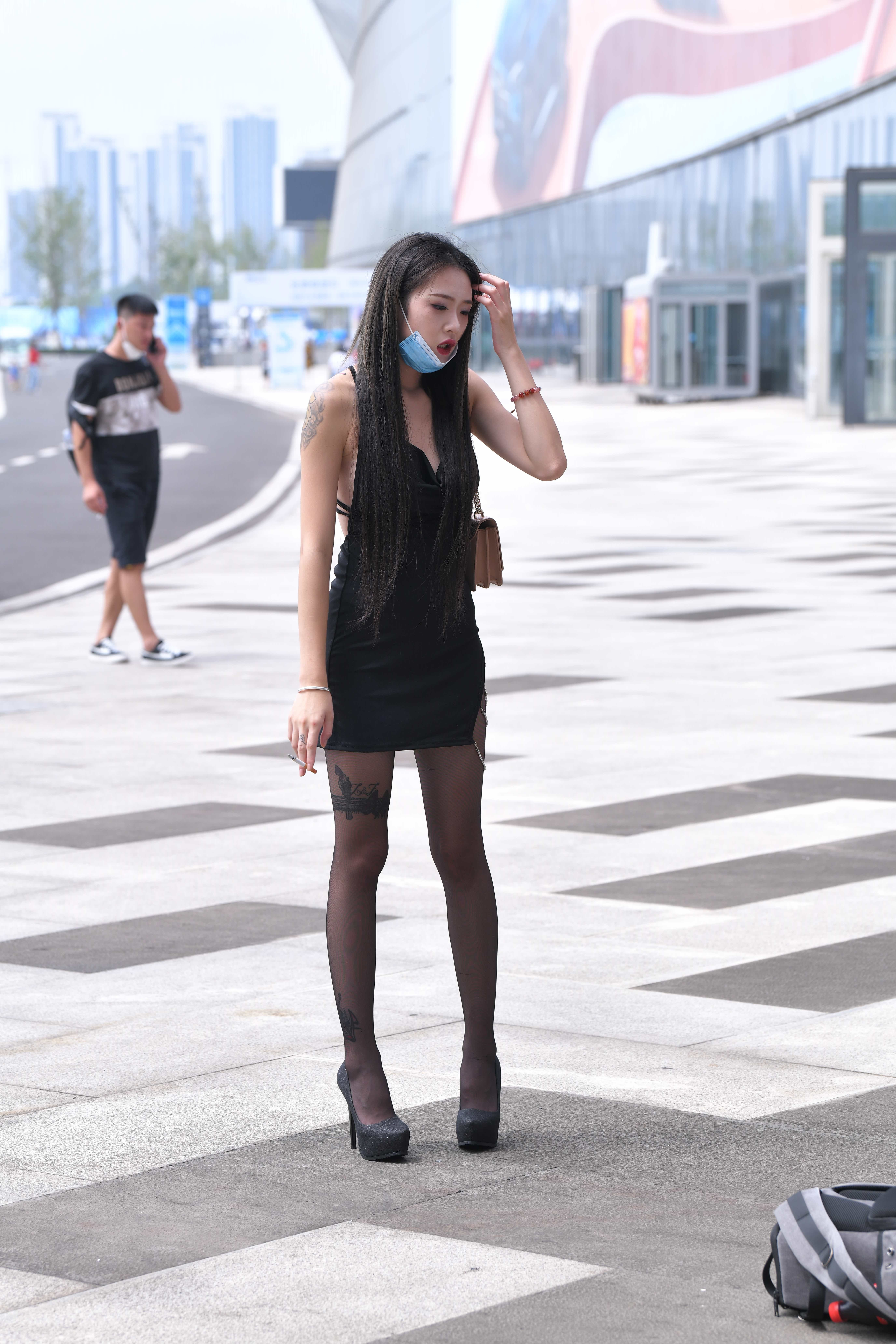 No.5877 黑丝小姐姐 [144P2V-4.27GB]