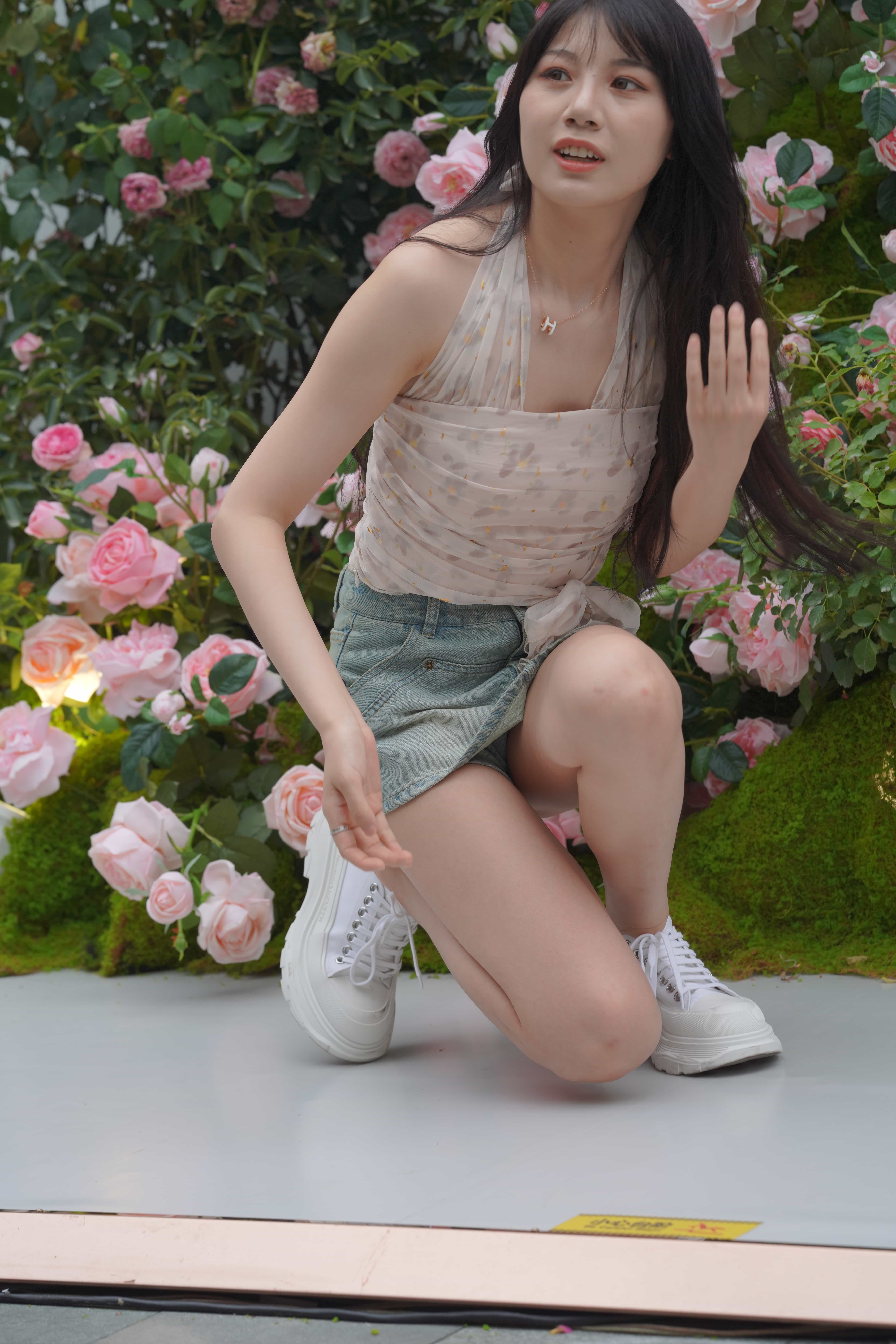 No.6009 大长腿美眉 [156P-1.84GB]