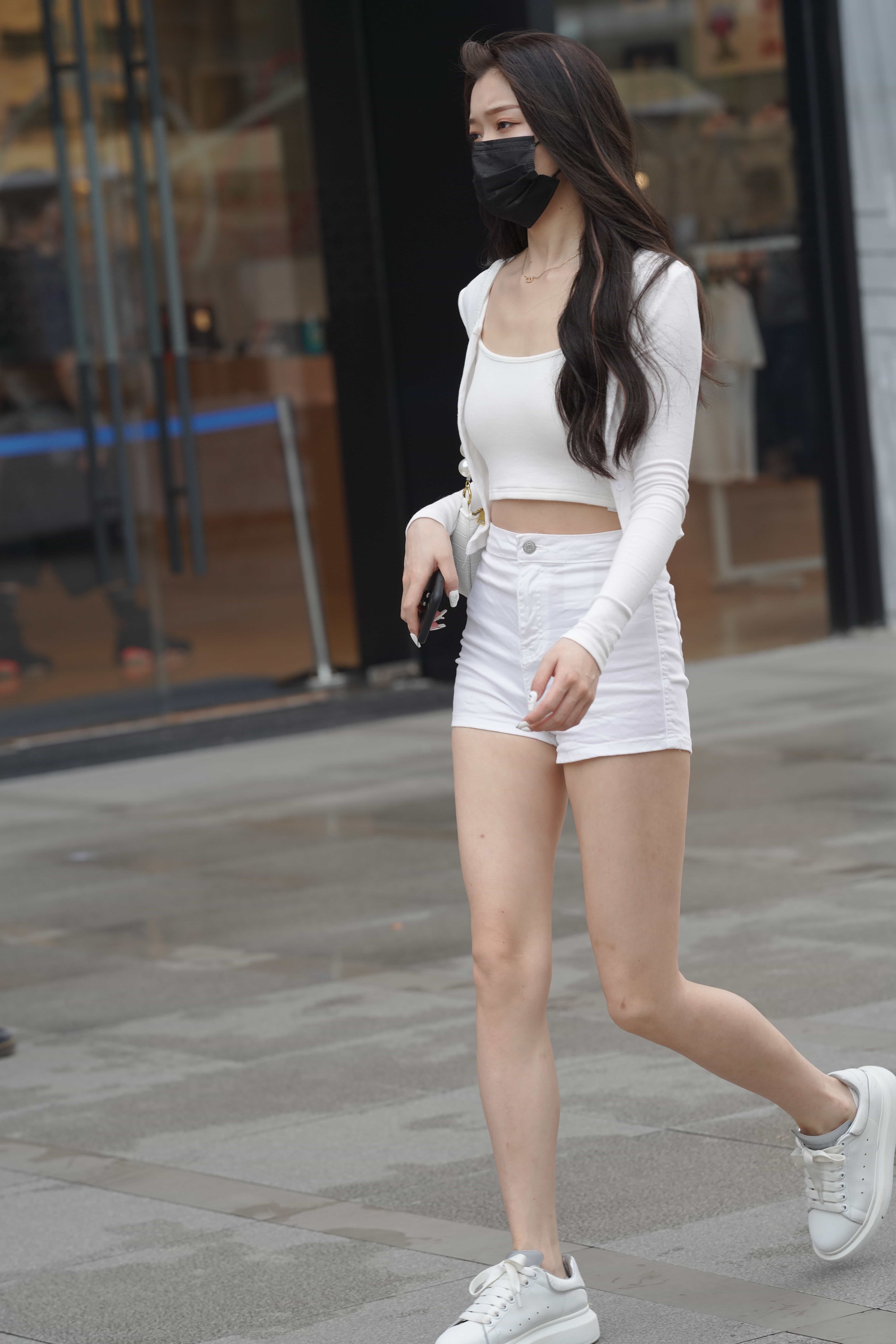 No.5960 长腿白色热裤小姐姐 [105P1V-1.51GB]
