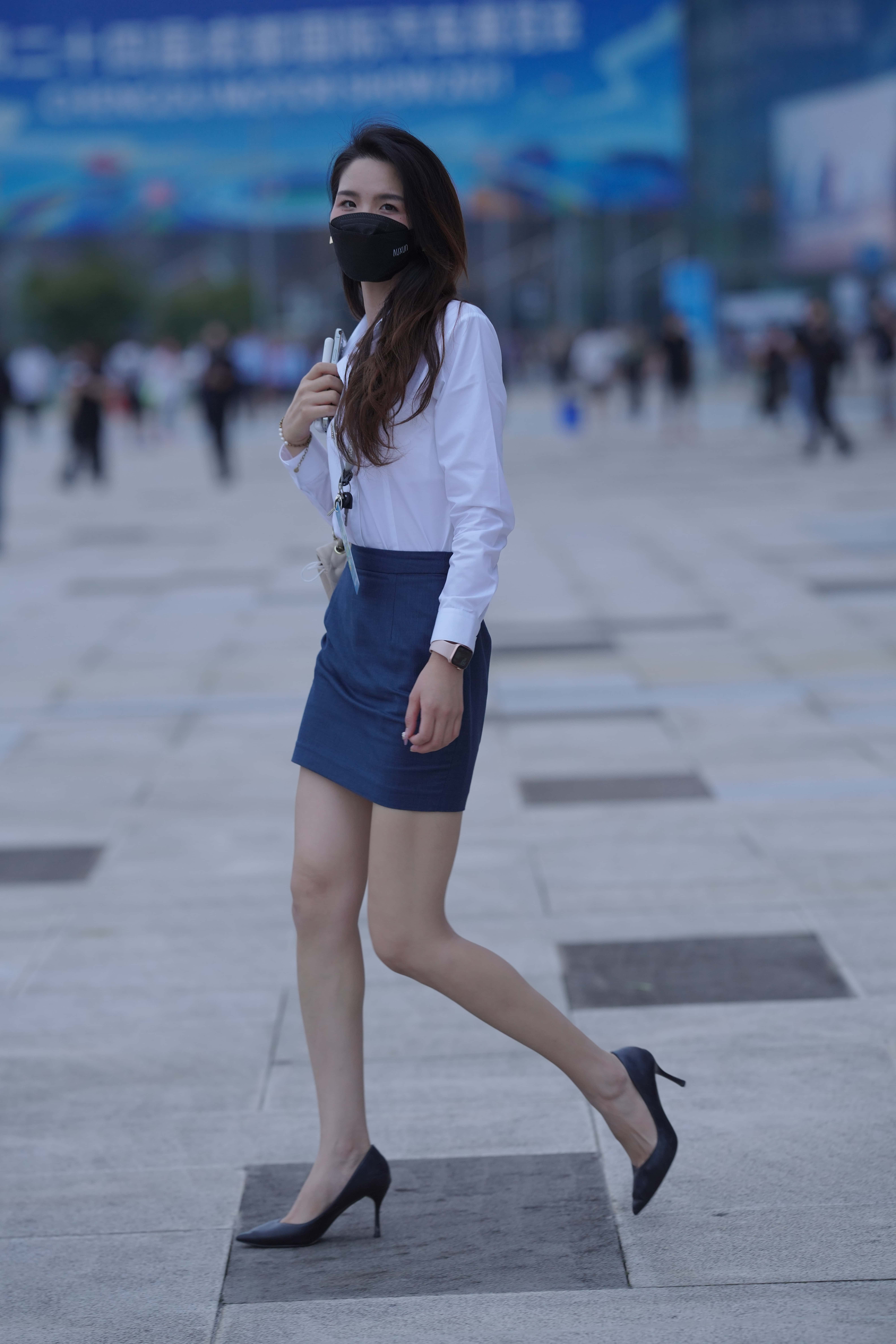 No.5985 还在上班的蓝裙美女 [65P1V-0.99GB]