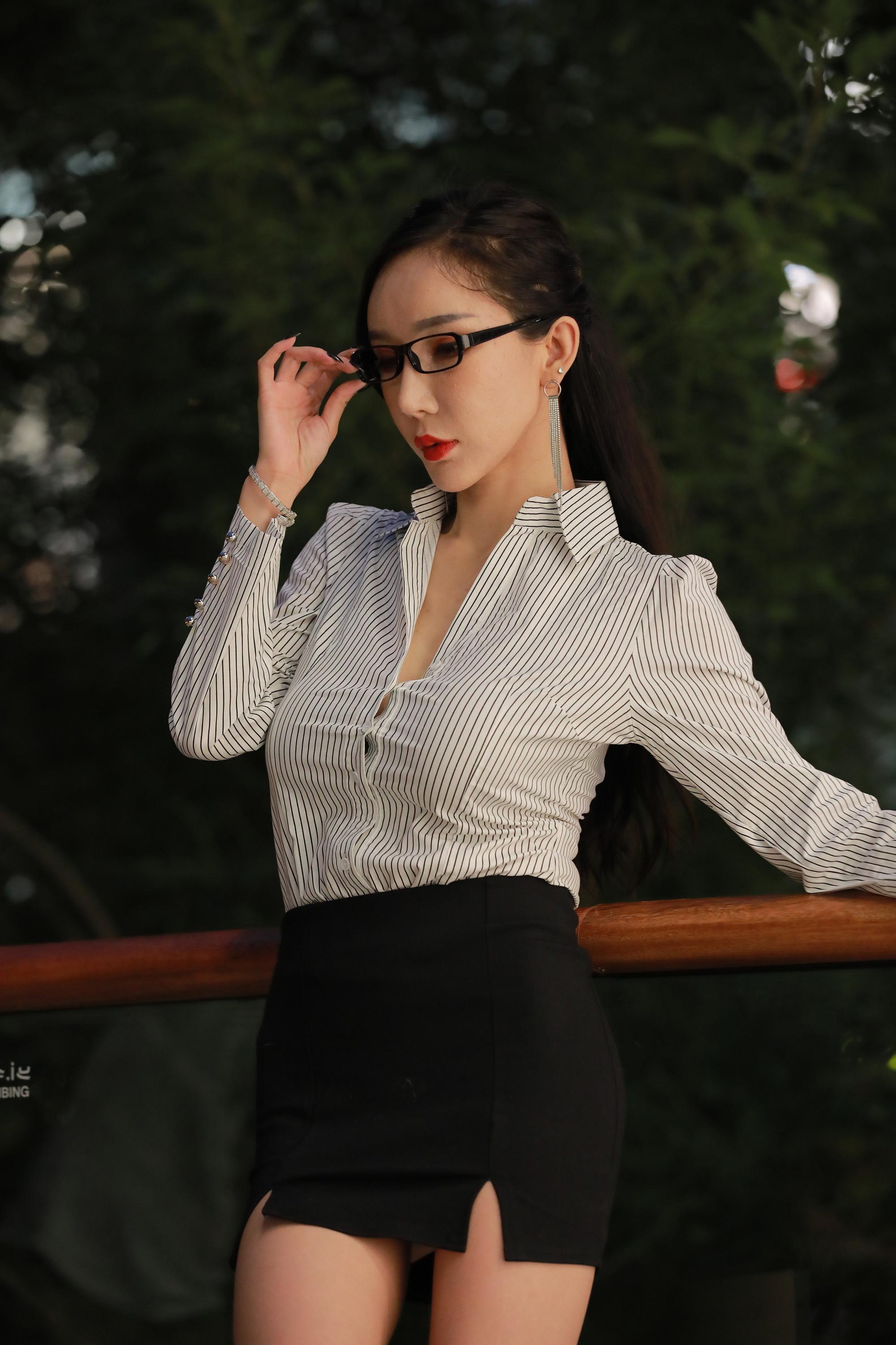 MO_0586搭讪性感美腿女神【套图体积：412 MB | 视频体积：11.1 GB】