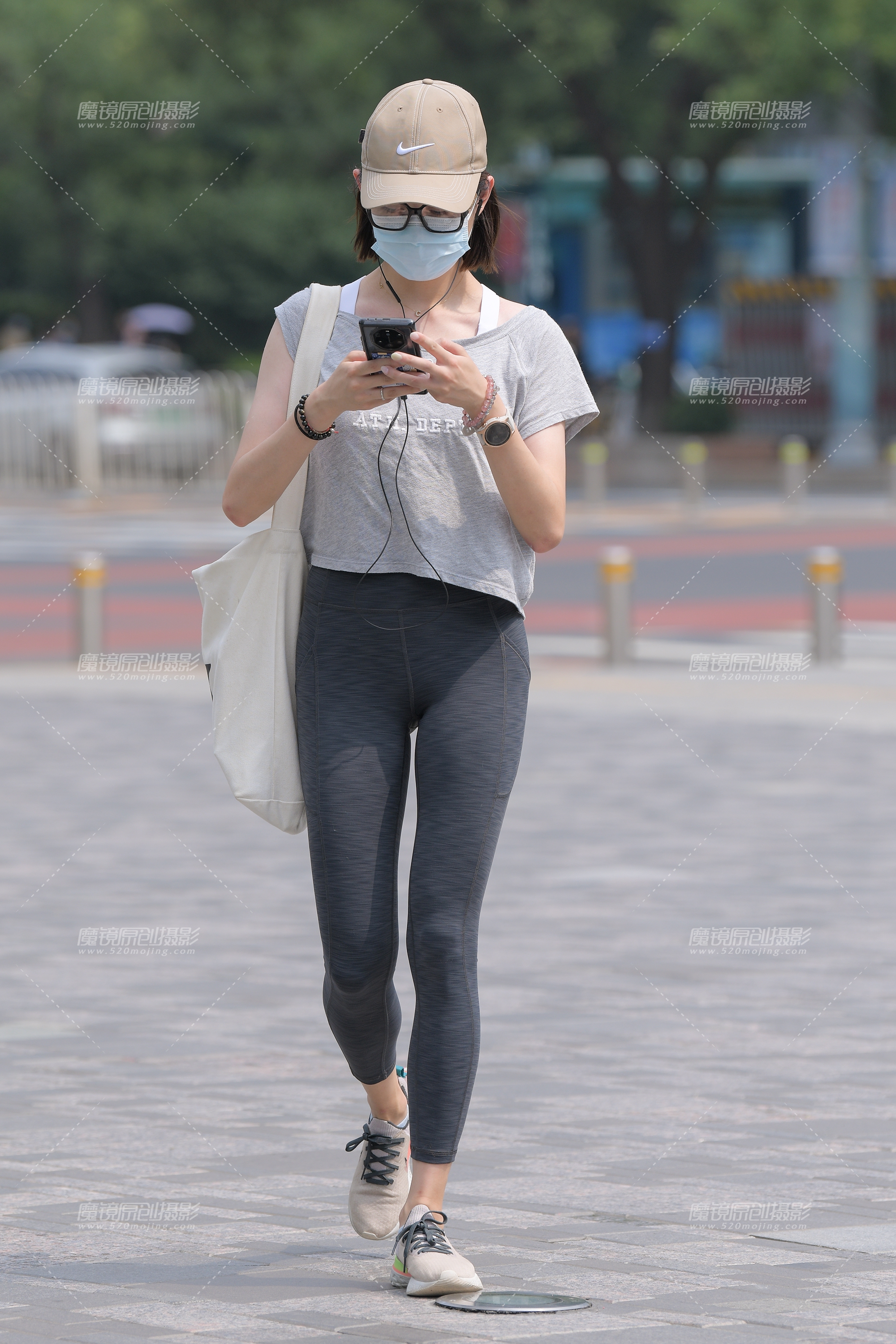 12月最新街拍：凝视【共计17P】