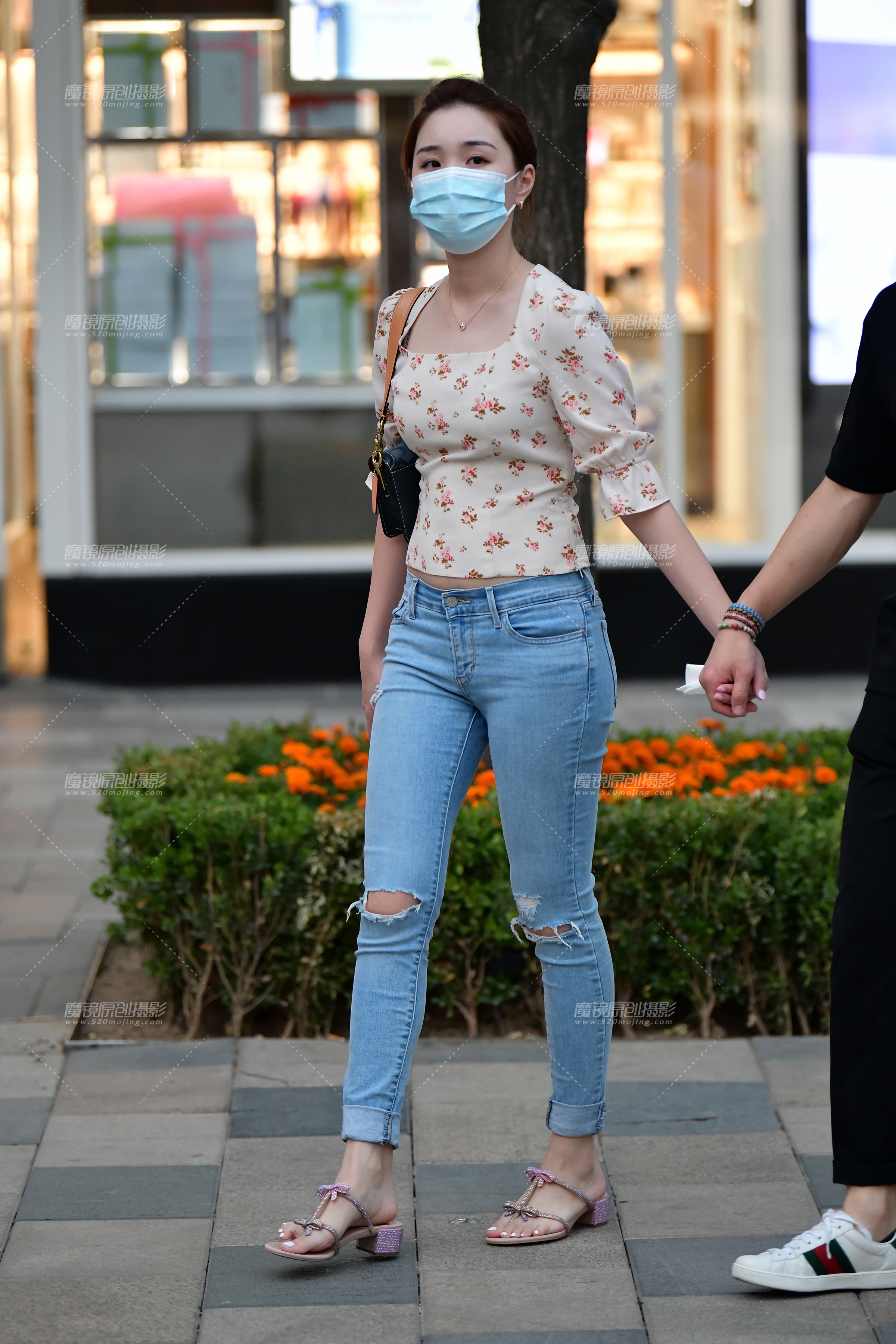  【2023年-2月】魔镜滚叔街拍：气质牛仔裤美女【共22P】