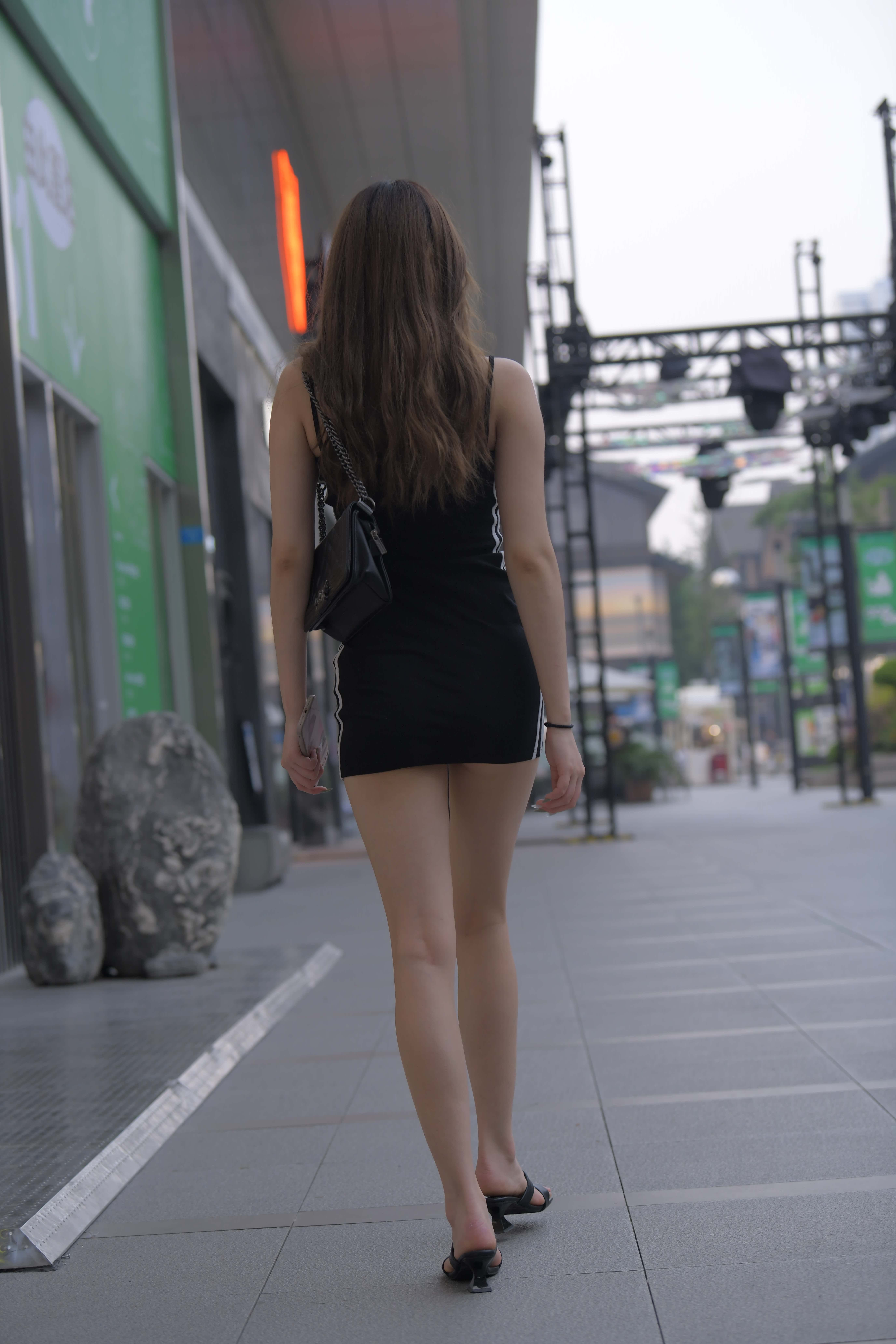 No.6093 一始街拍作品 - 性感黑裙美女 [693P-15.2GB]