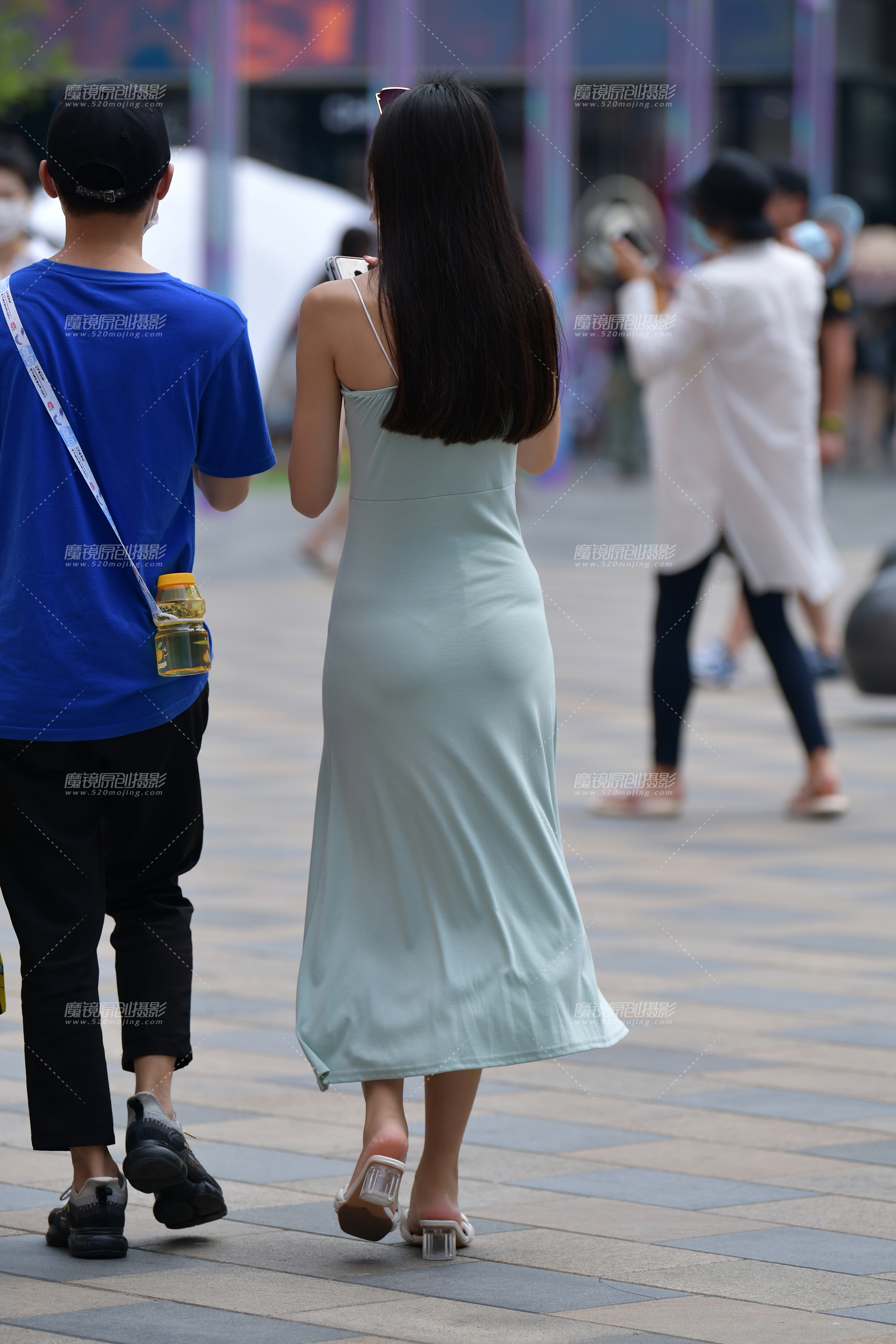 【2023年-2月】魔镜滚叔街拍：飘逸长裙美女【共19P】