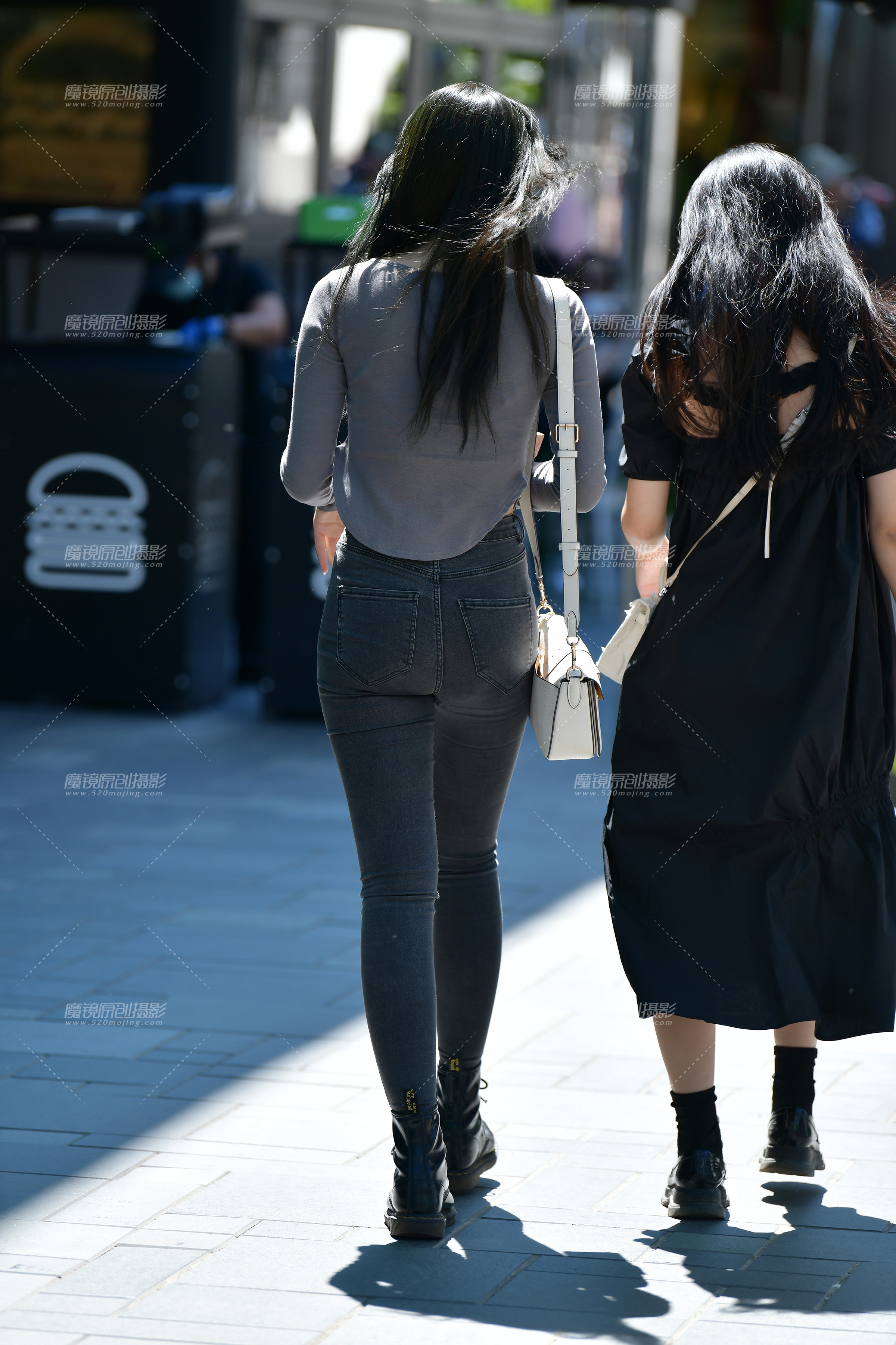 【2023年-2月】聊天逛街牛仔裤美女【共17P】