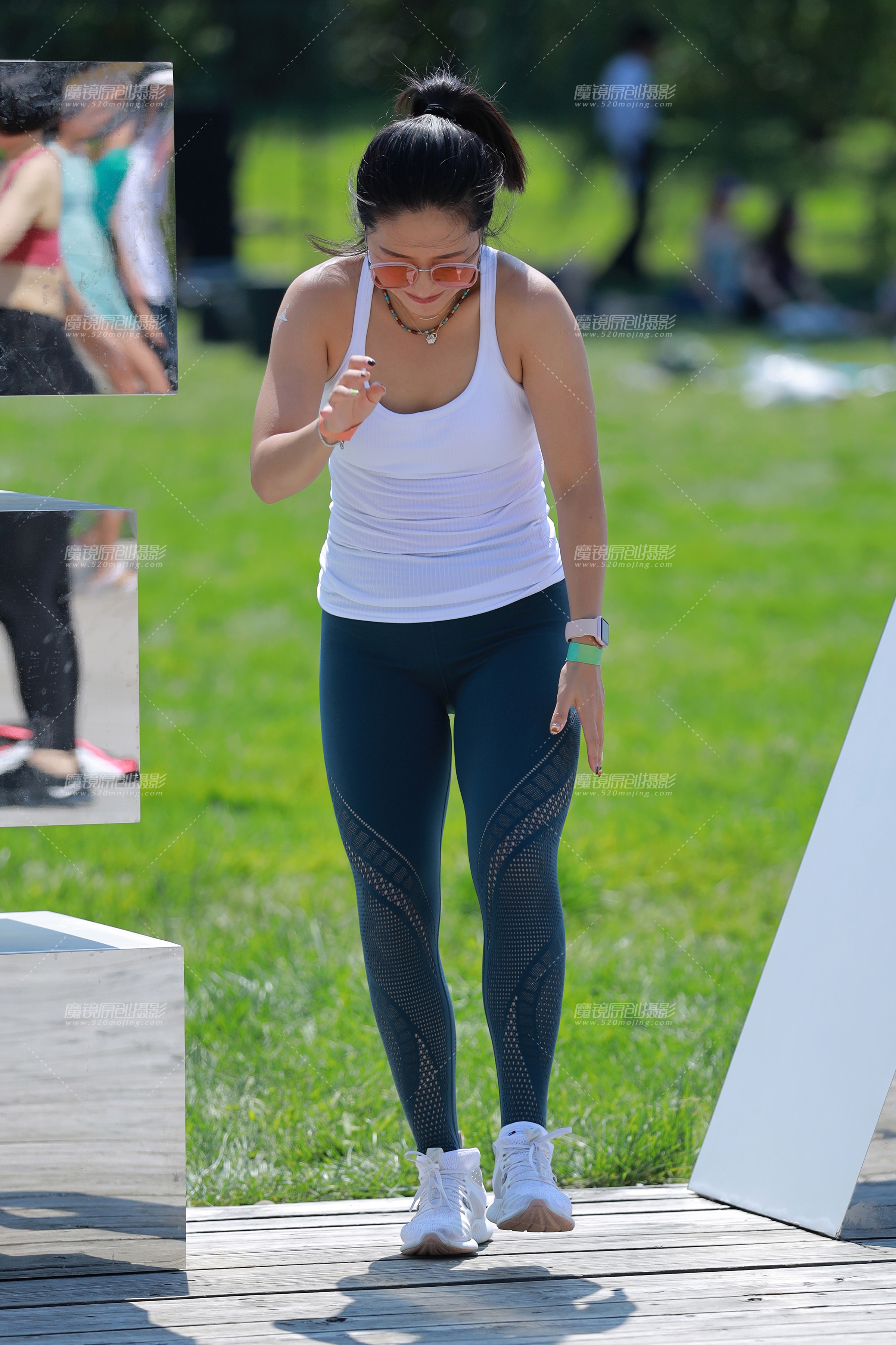 【2023年6月】漂亮蚕丝裙美女-共23P