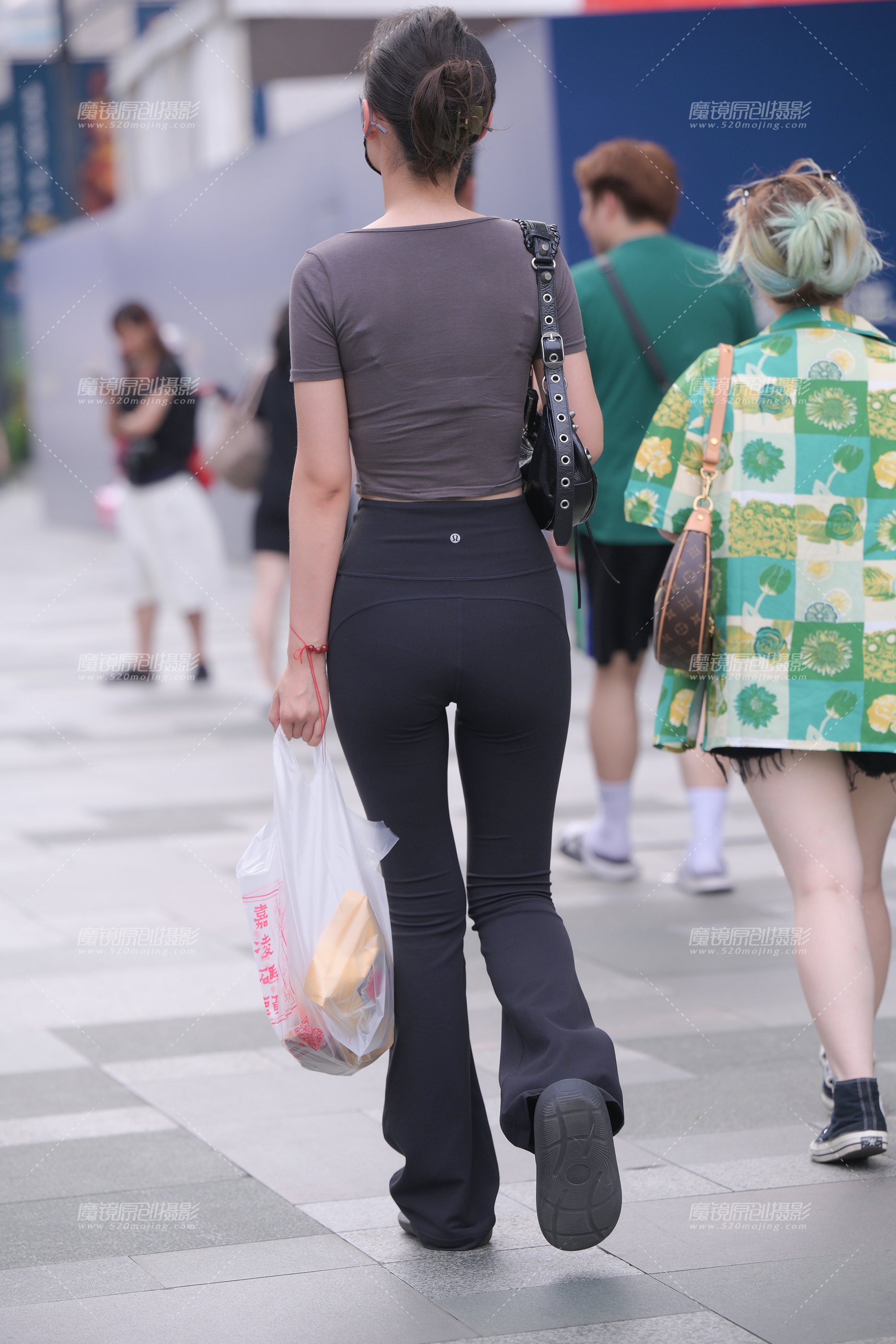 【2023年6月】街边的黑色紧身裤-共22P
