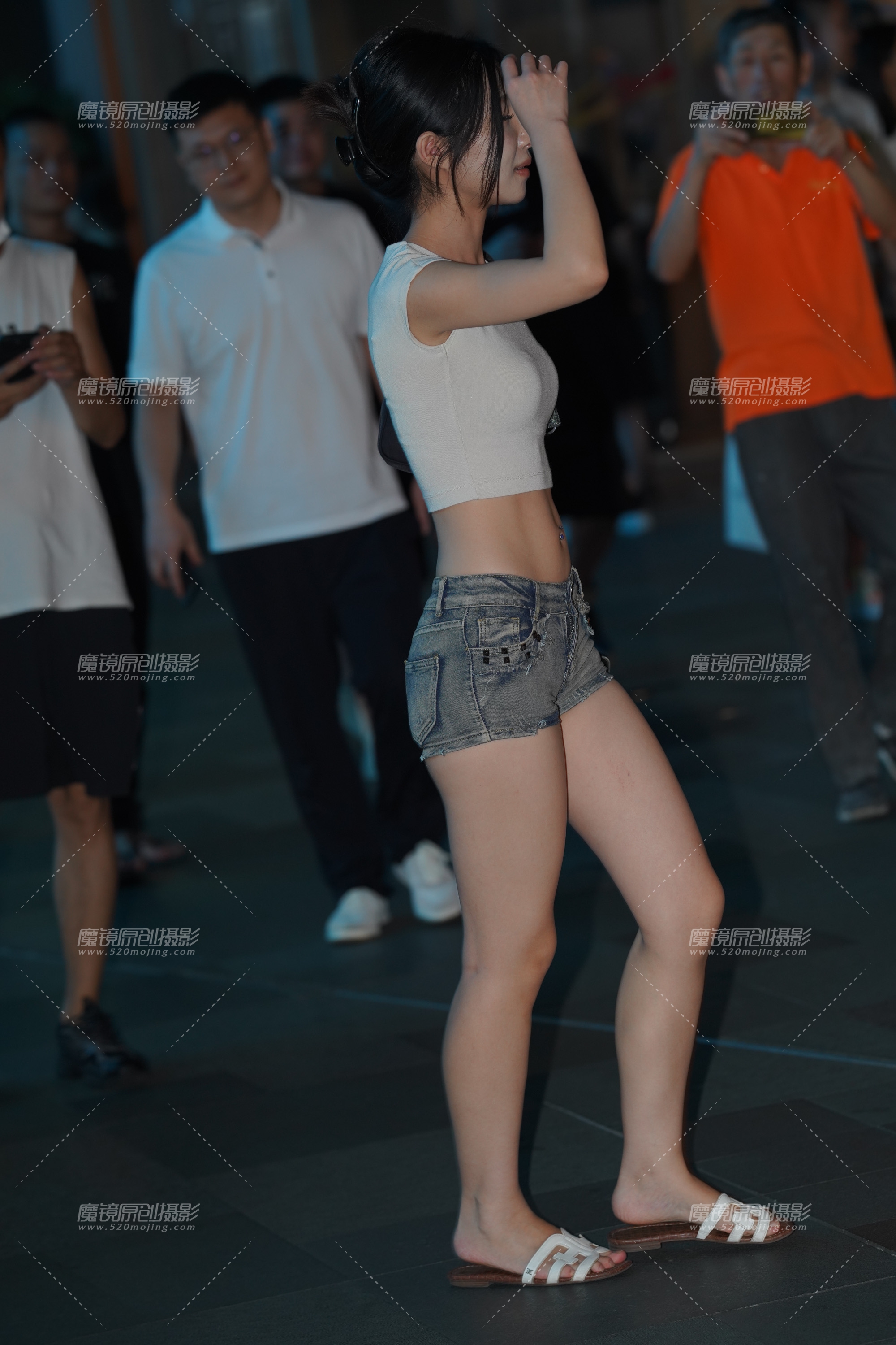 【2023年8月】这小蛮腰肉肉腿_爱了--共16P