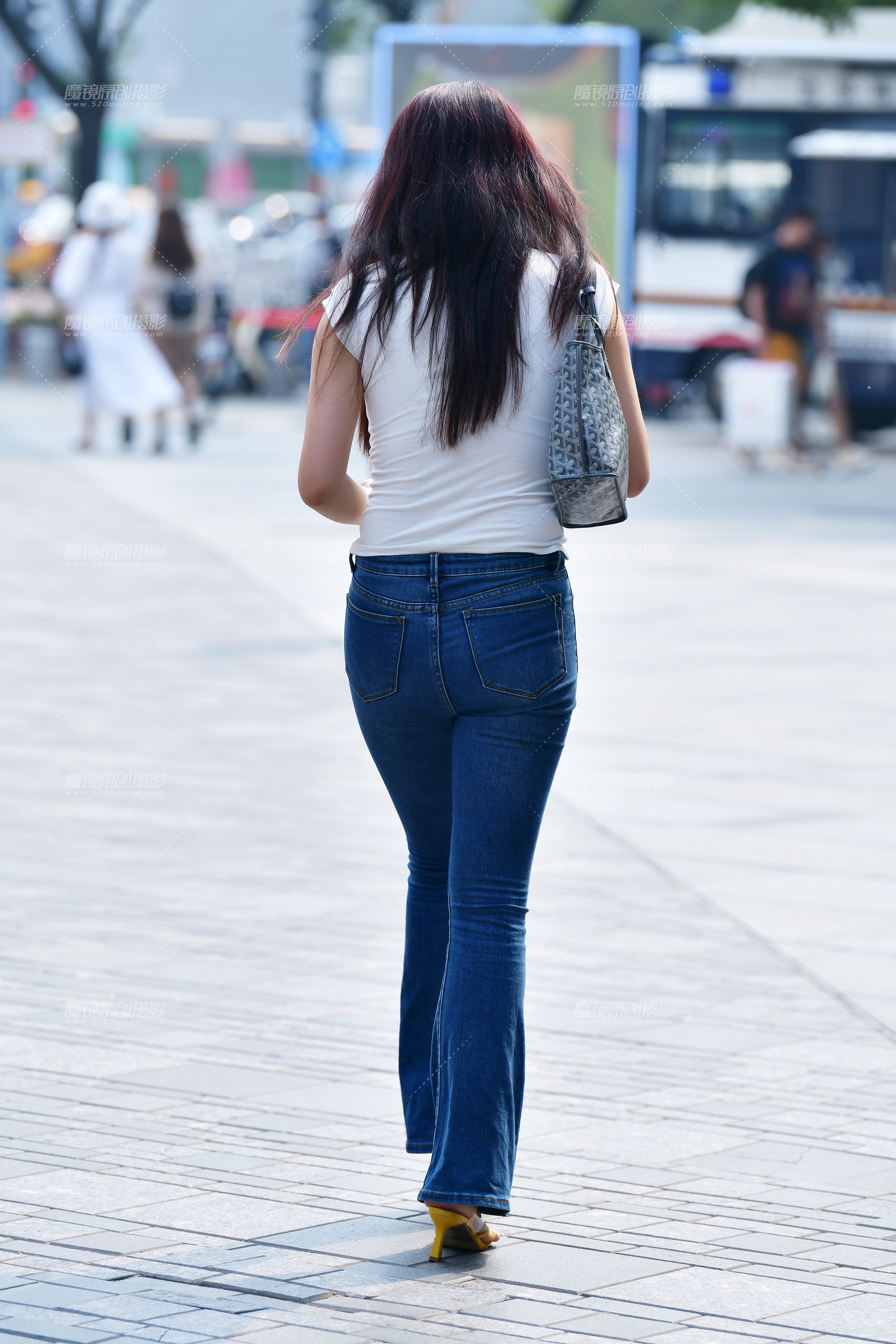 【2023年10月】带香风的牛仔裤美女-共16P