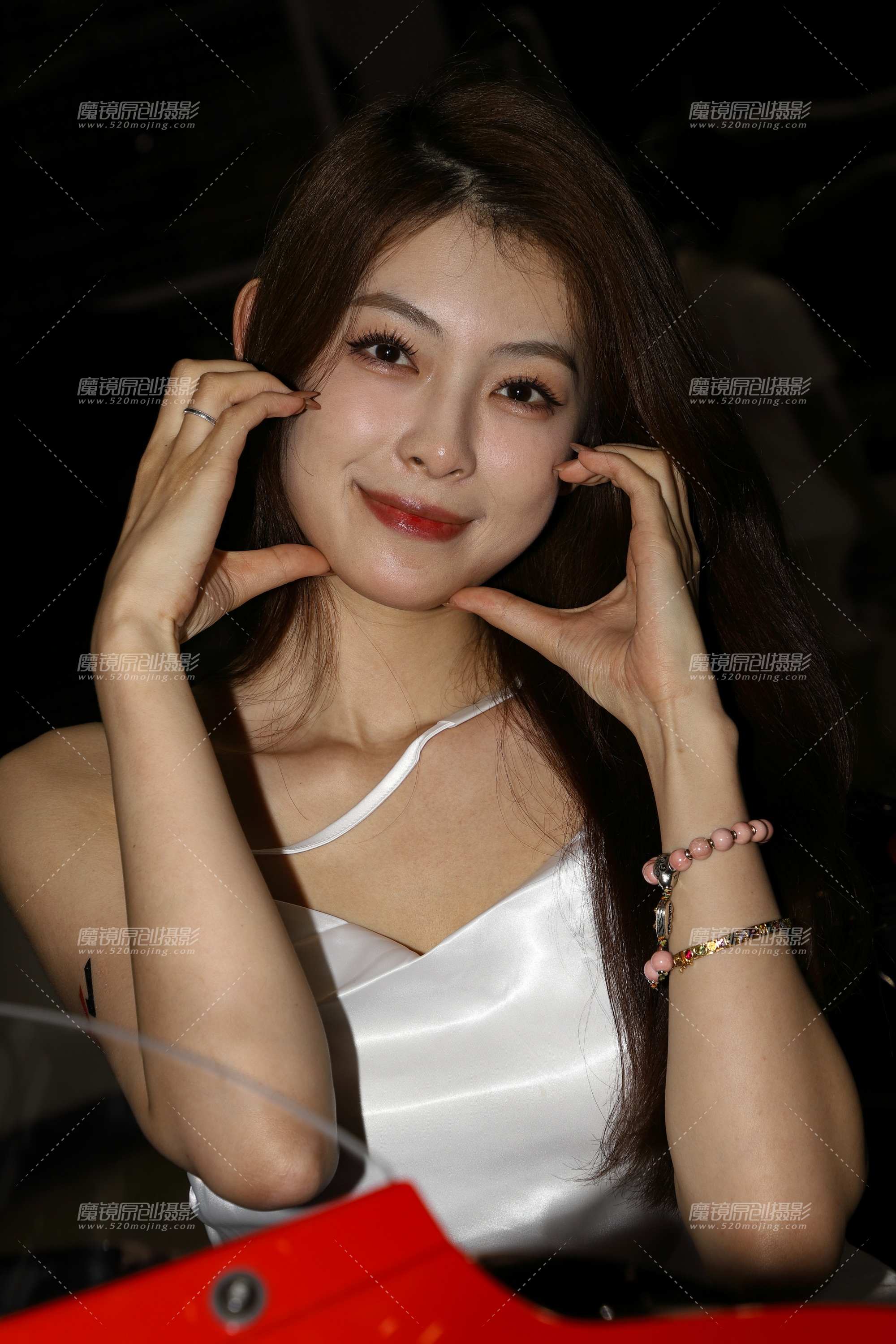 【魔镜滚叔12月街拍】白色闪烁露脐短裙_俏皮-20P