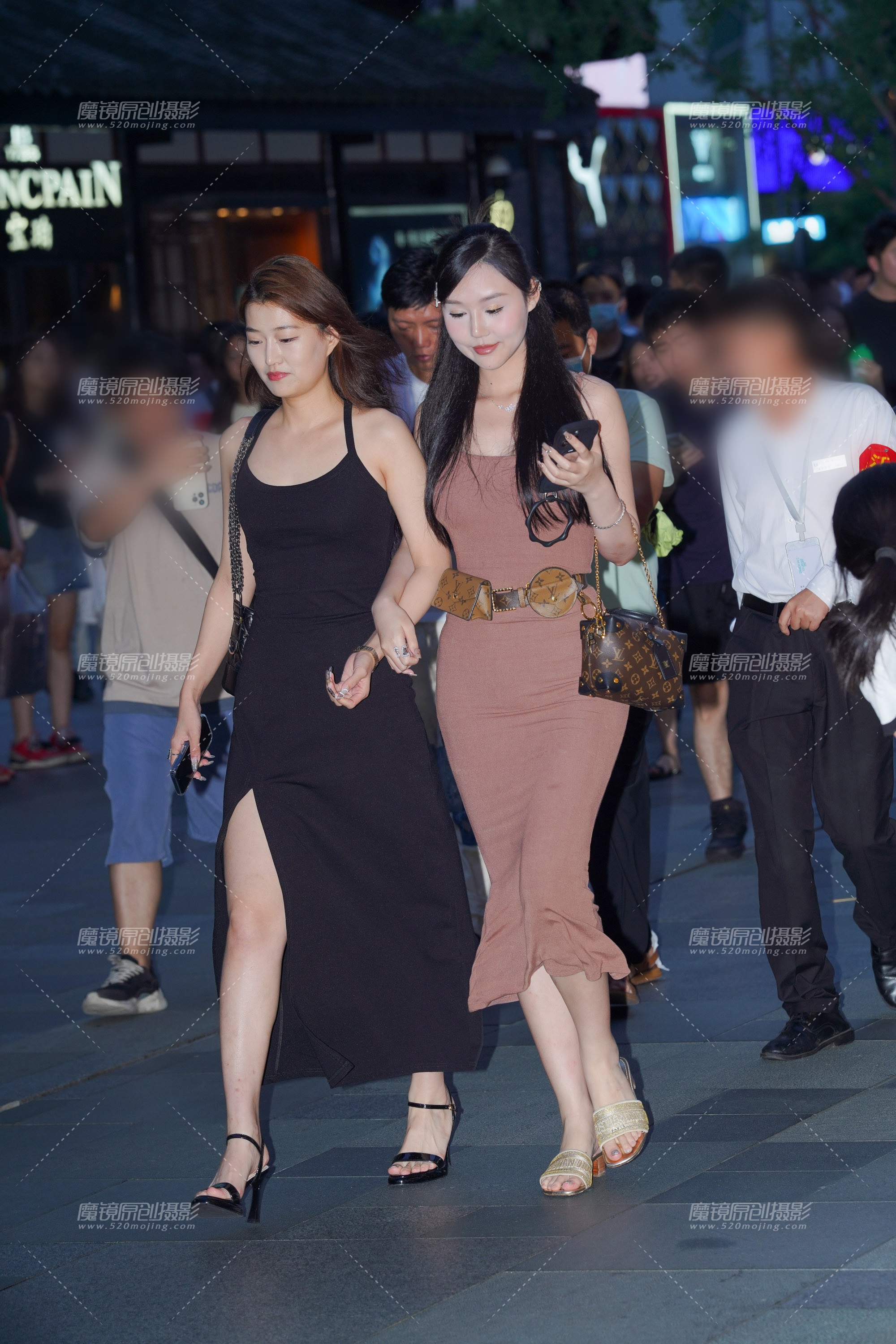 【魔镜滚叔12月街拍】曼妙身姿女人味-17P