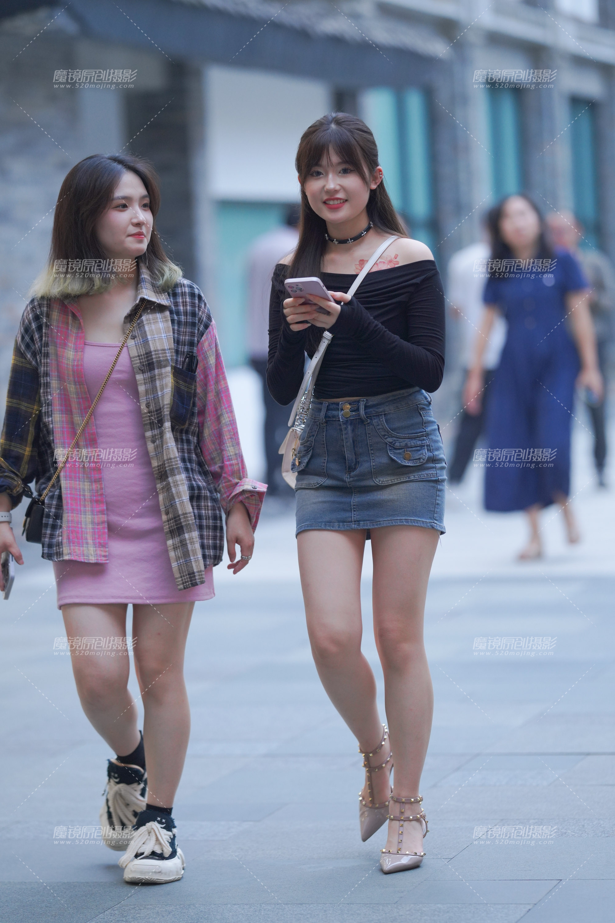 【魔镜滚叔12月街拍】甜美女孩_白白净净-20P