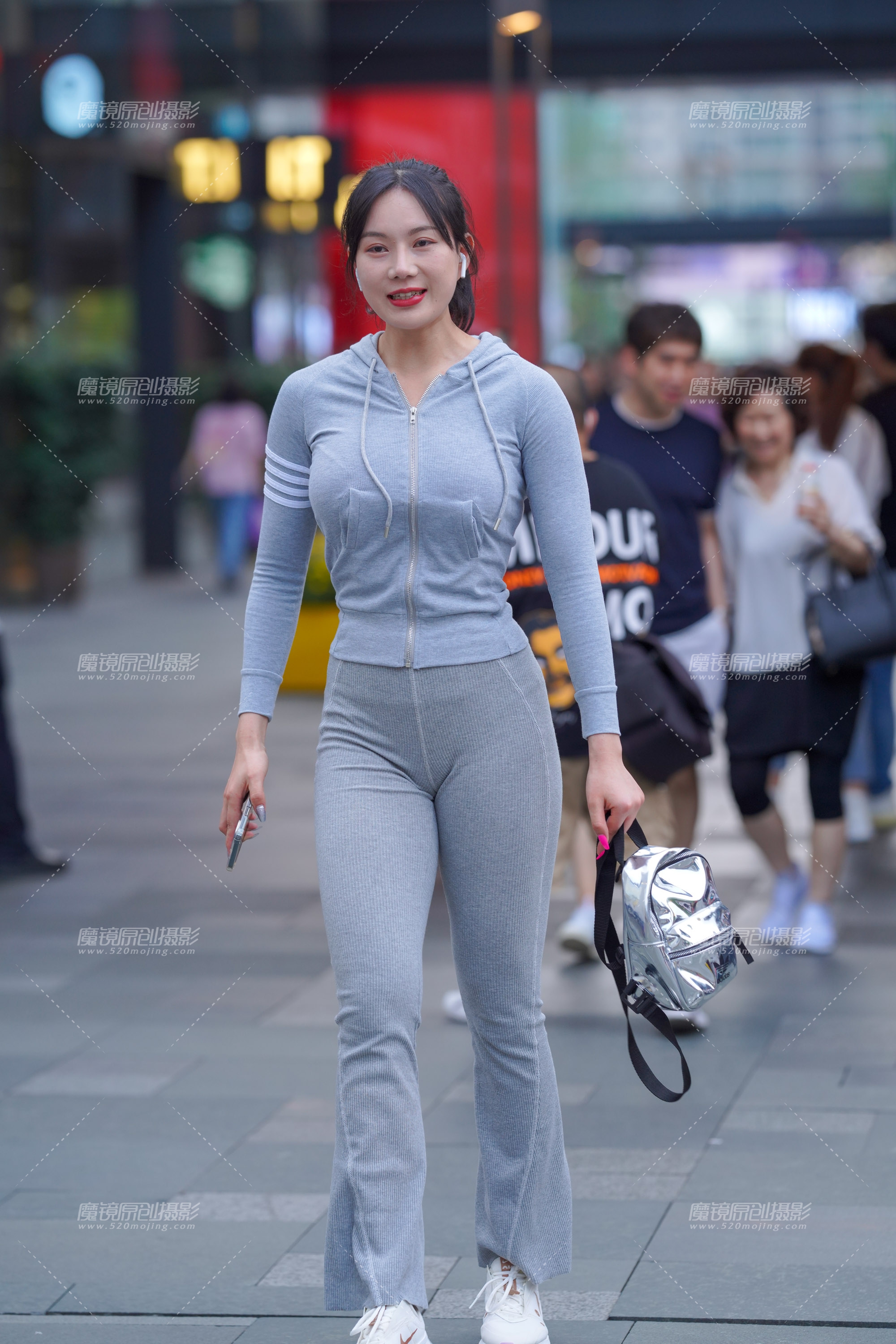 高挑运动美眉-会员可免费下载原图