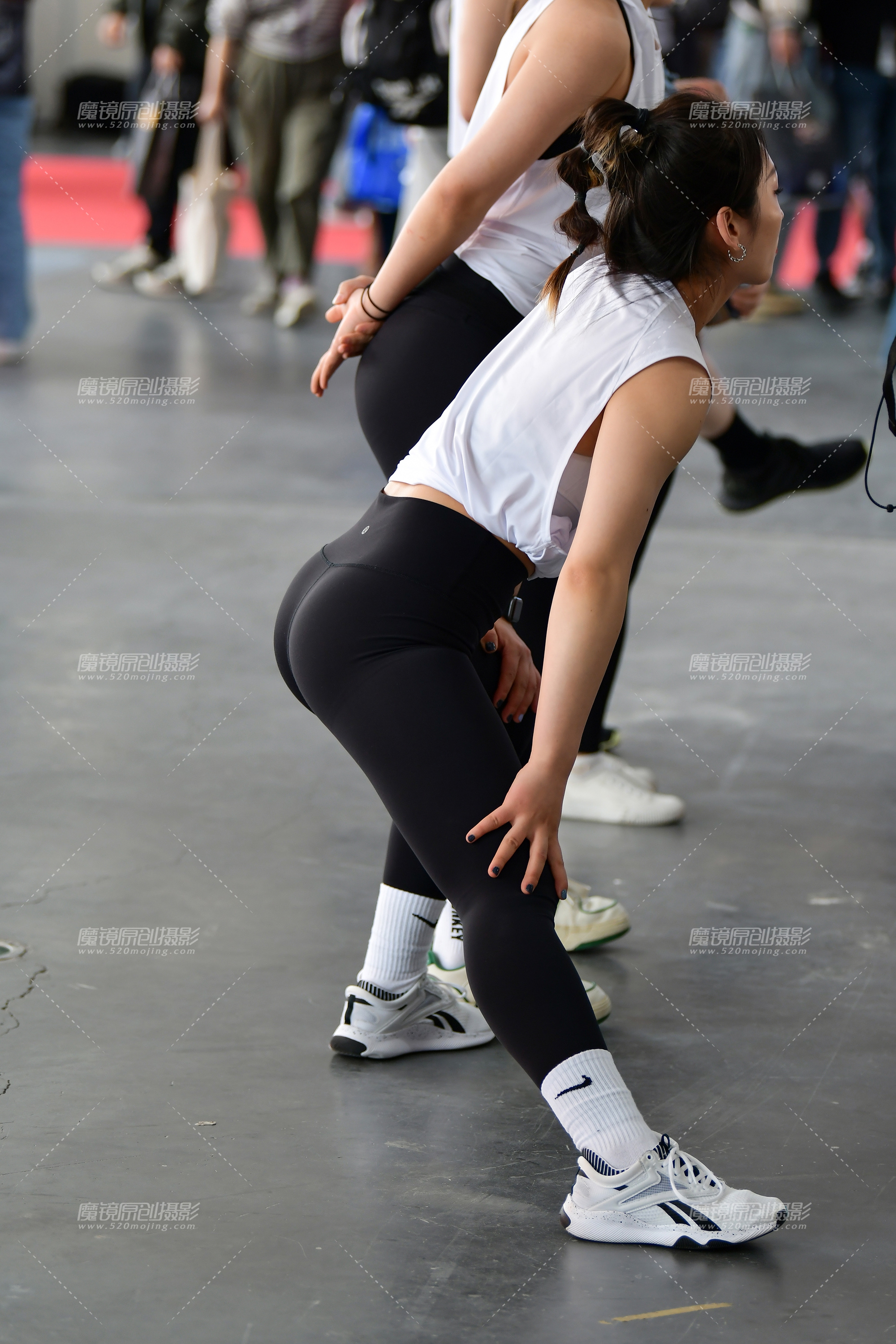 【2024年2月·魔镜滚叔】热身紧身裤运动美女-18P