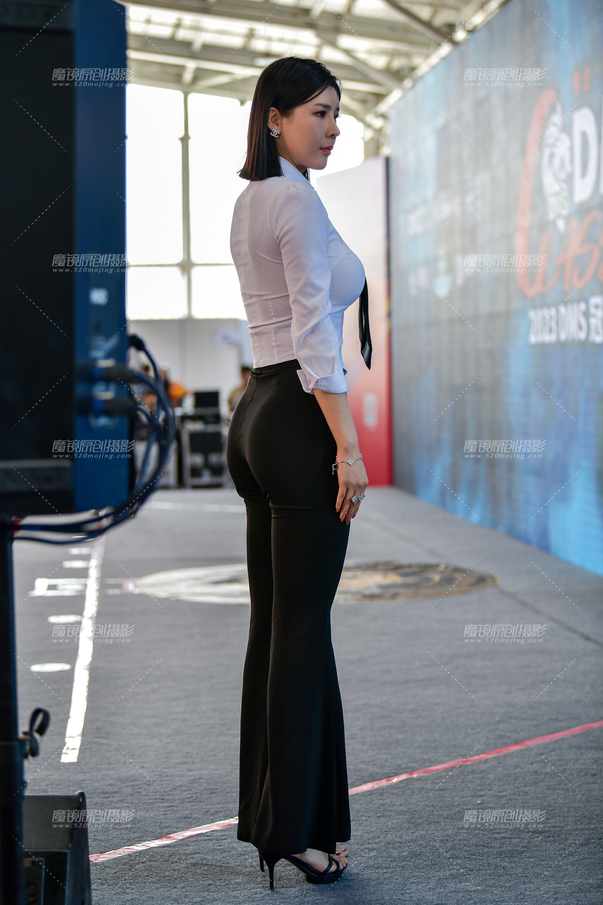 【2024年2月·魔镜滚叔】台上台下美女太阳-20P