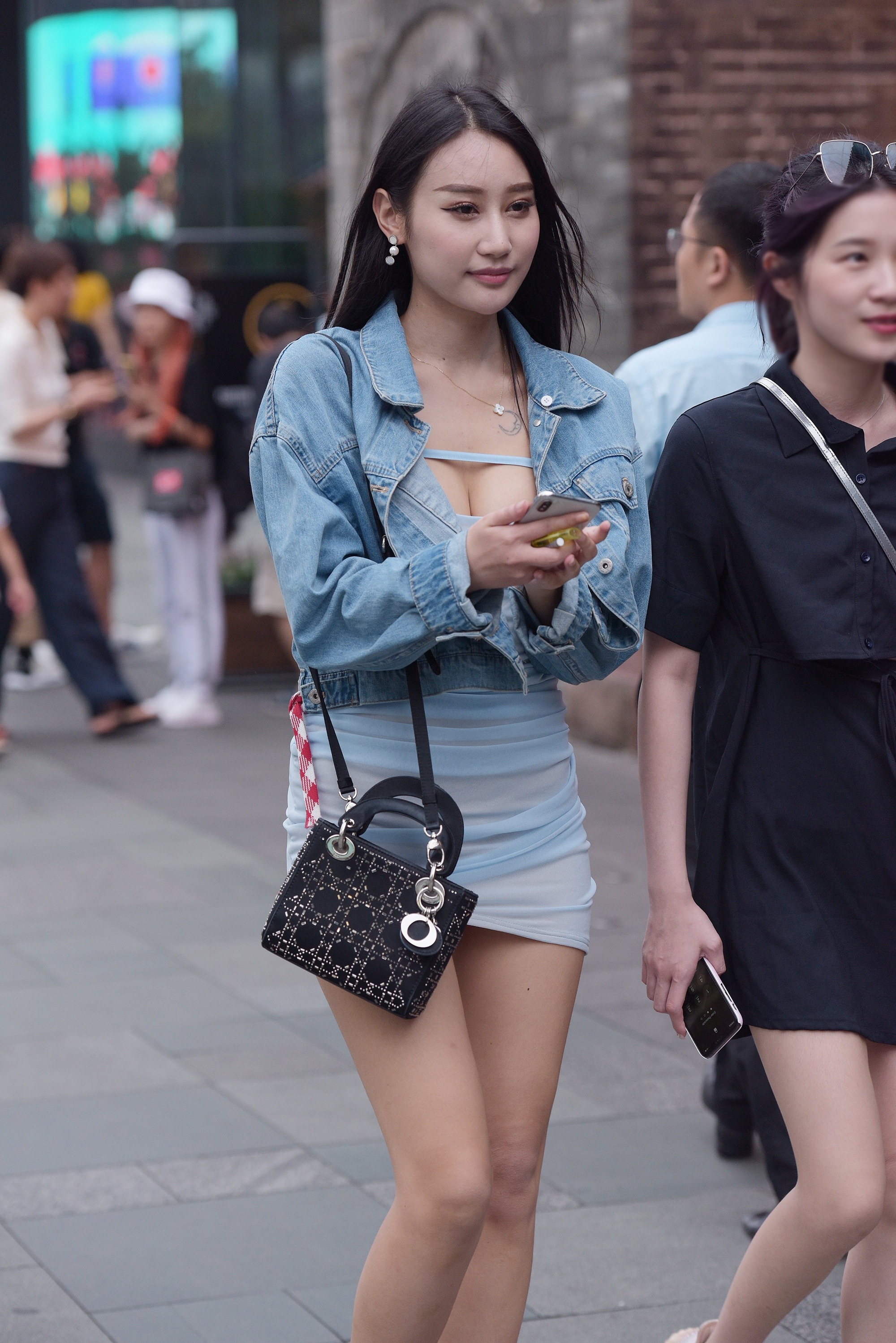 240411 有事业的紧身裙妹妹【49P】 年费会员免费 可在线浏览