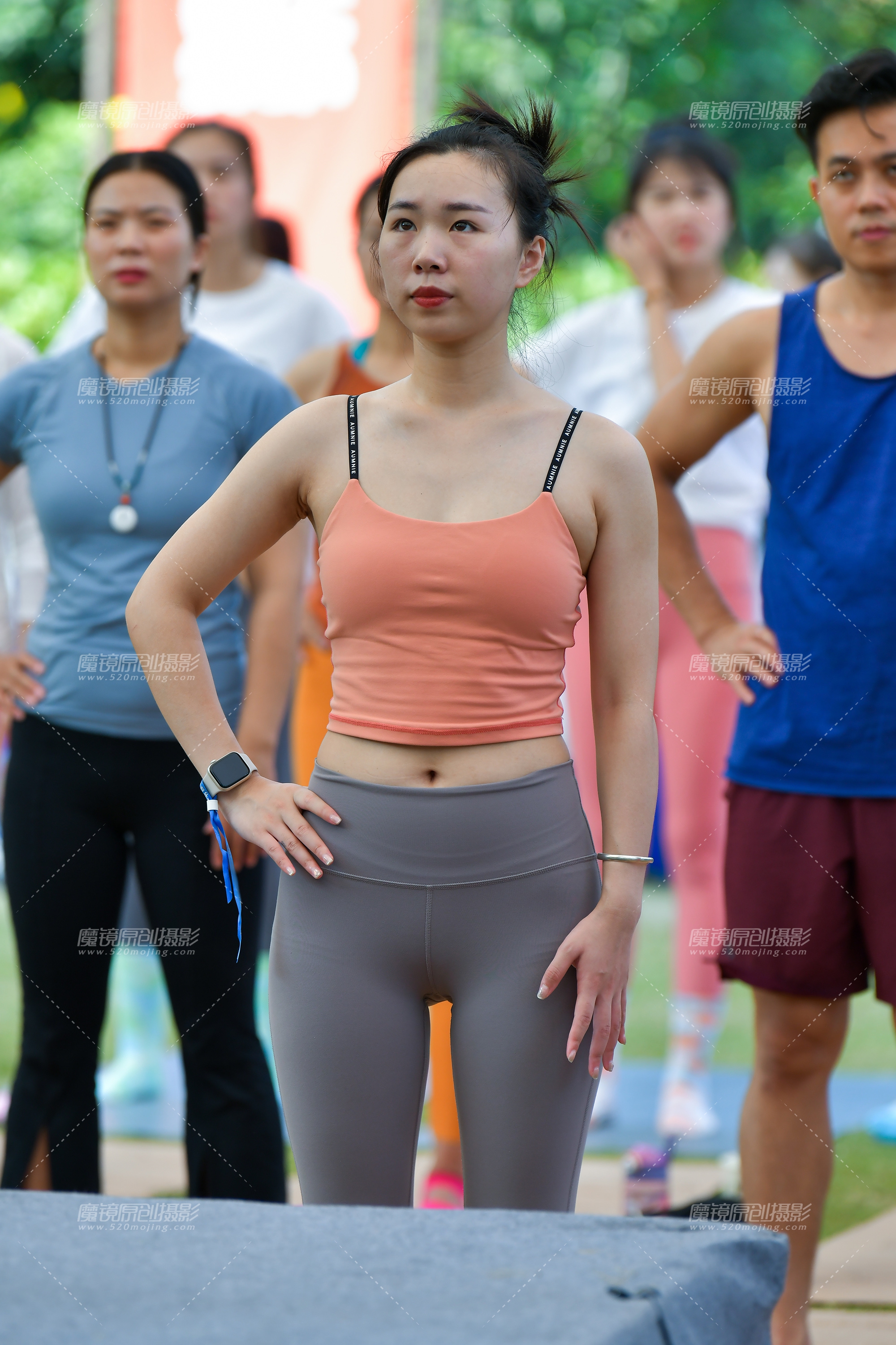 【2024年4月·魔镜滚叔】橙色吊带紧身裤美女-19P