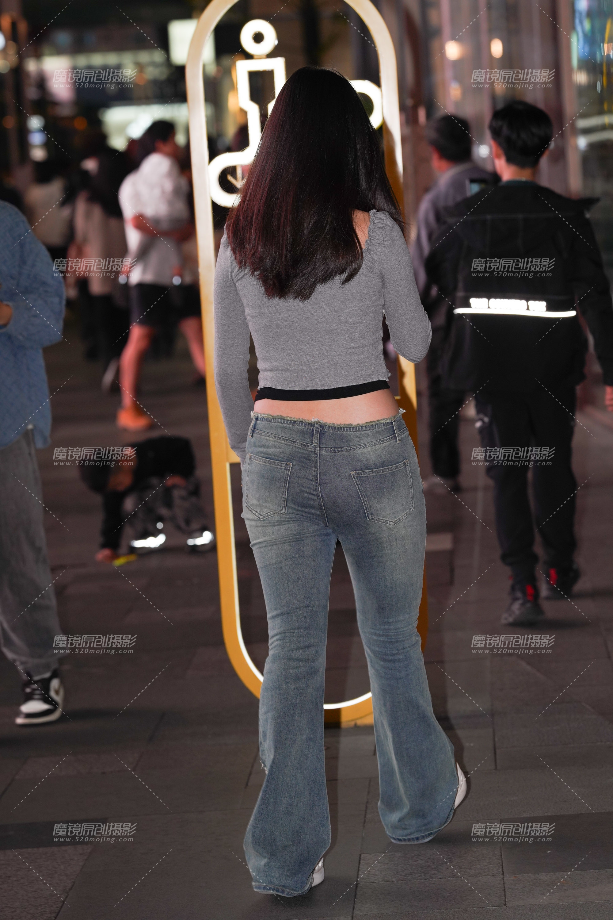 【2024年4月·魔镜滚叔】低腰紧牛小妹-13P