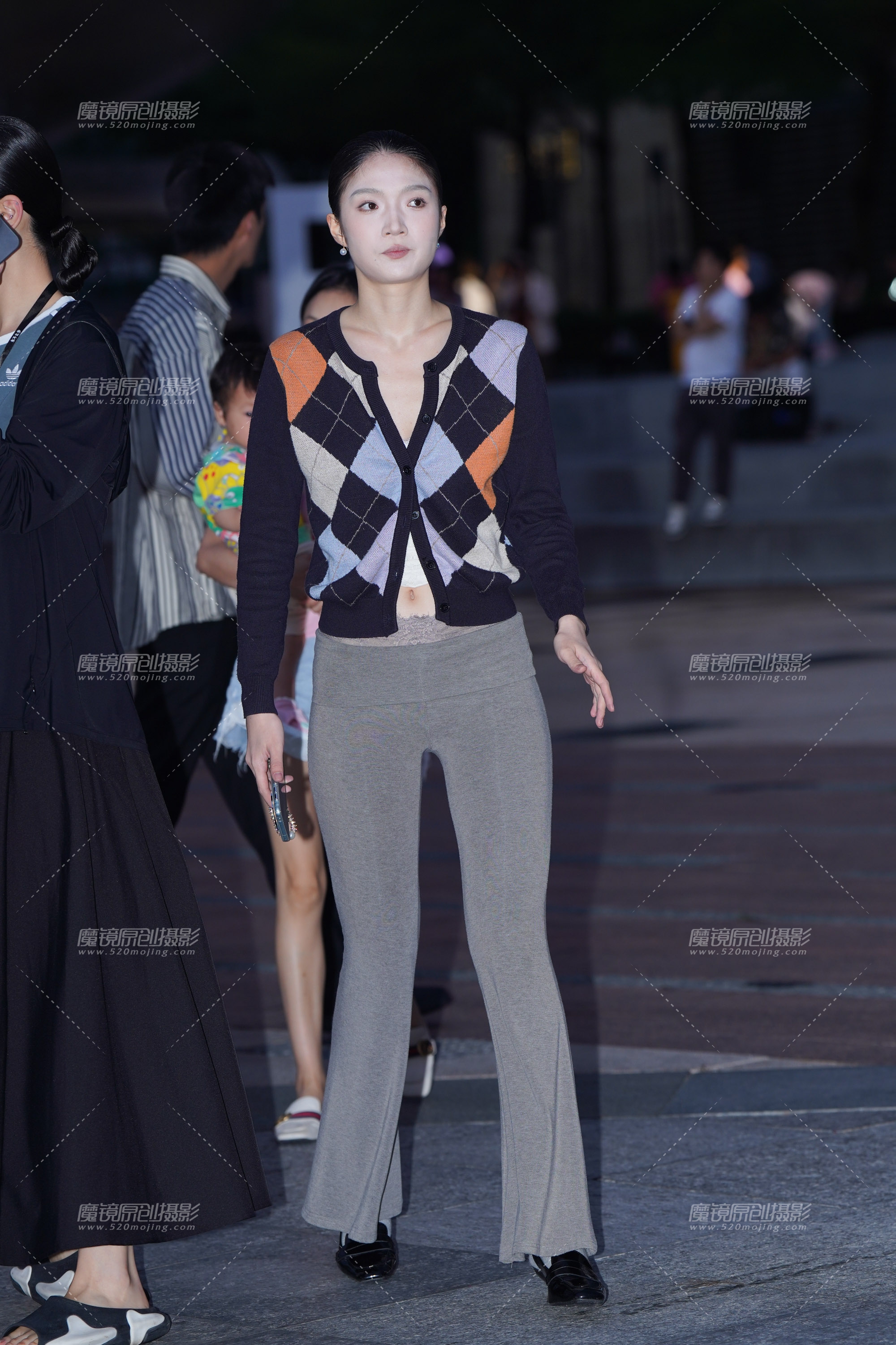 【2024年4月·魔镜滚叔】苗条女孩-17P