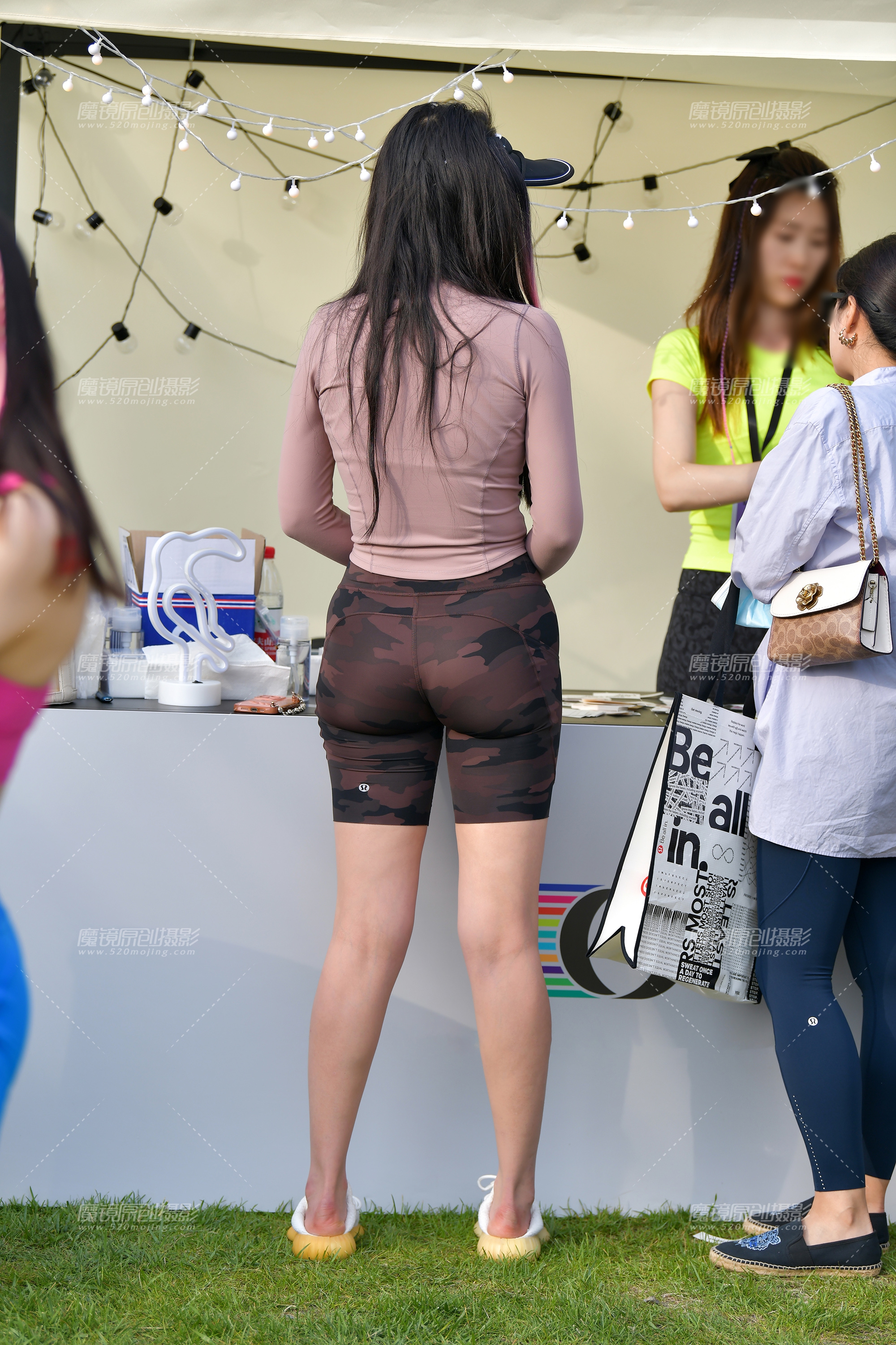 【2024年5月·魔镜滚叔】迷彩五分瑜伽裤美女-17P