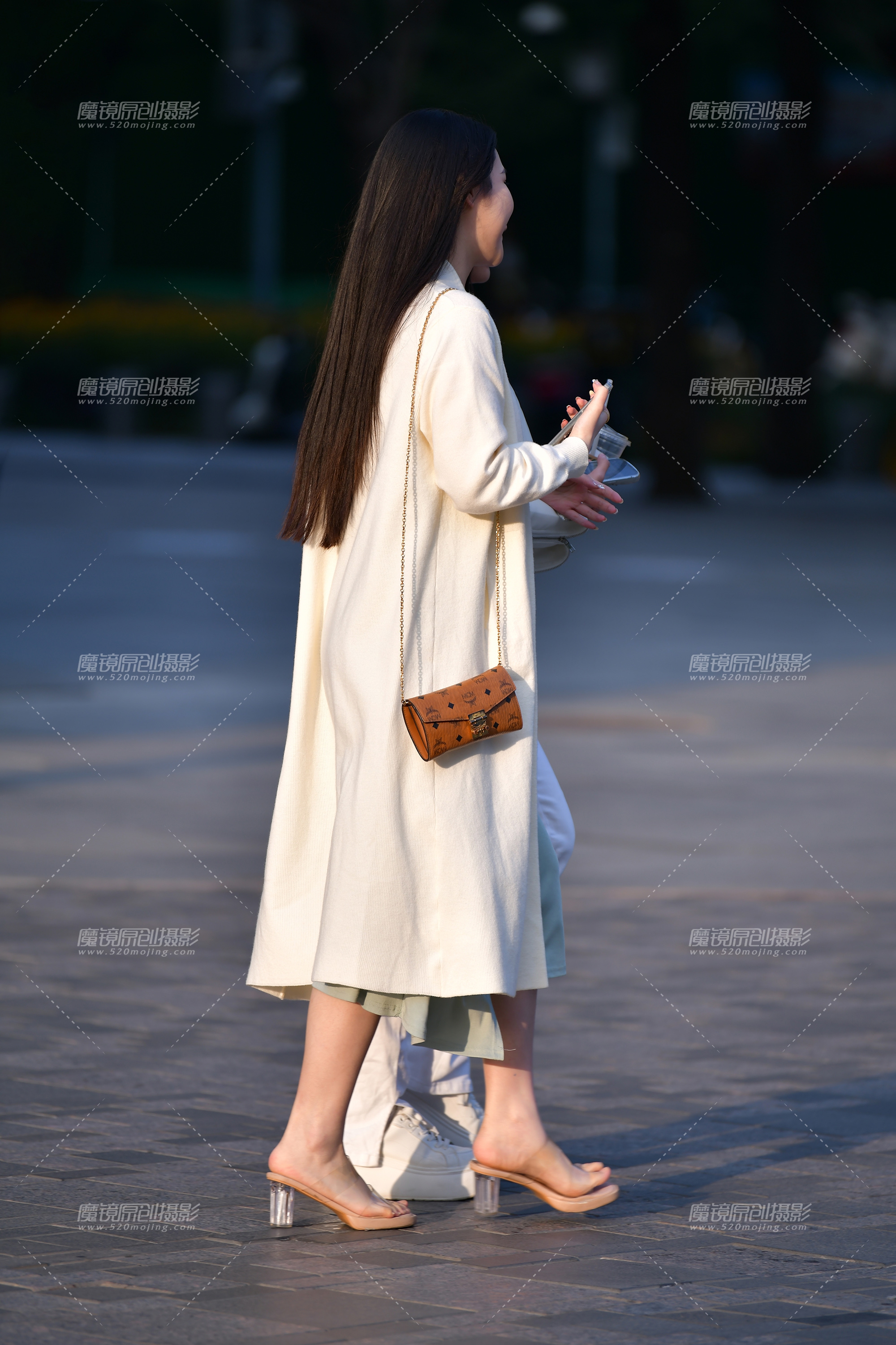 【2024年5月·魔镜滚叔】漂亮长裙美女-17P