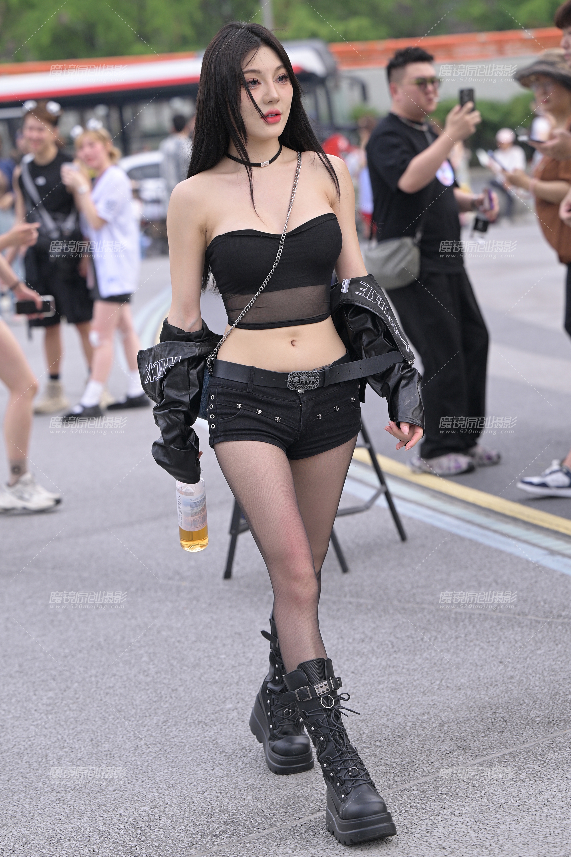 【2024年6月·魔镜滚叔】黑丝热裤小妹-18P