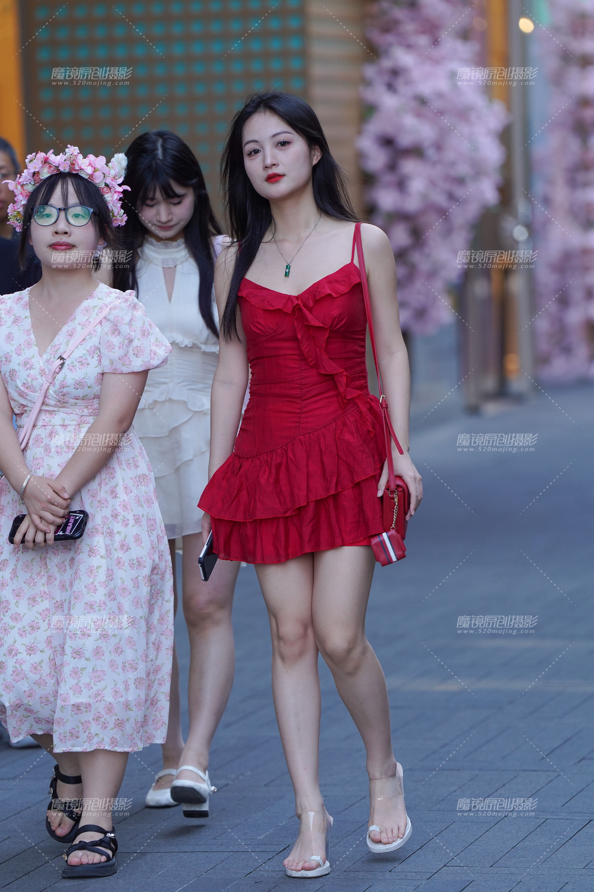 【2024年6月·魔镜滚叔】红裙美眉-16P