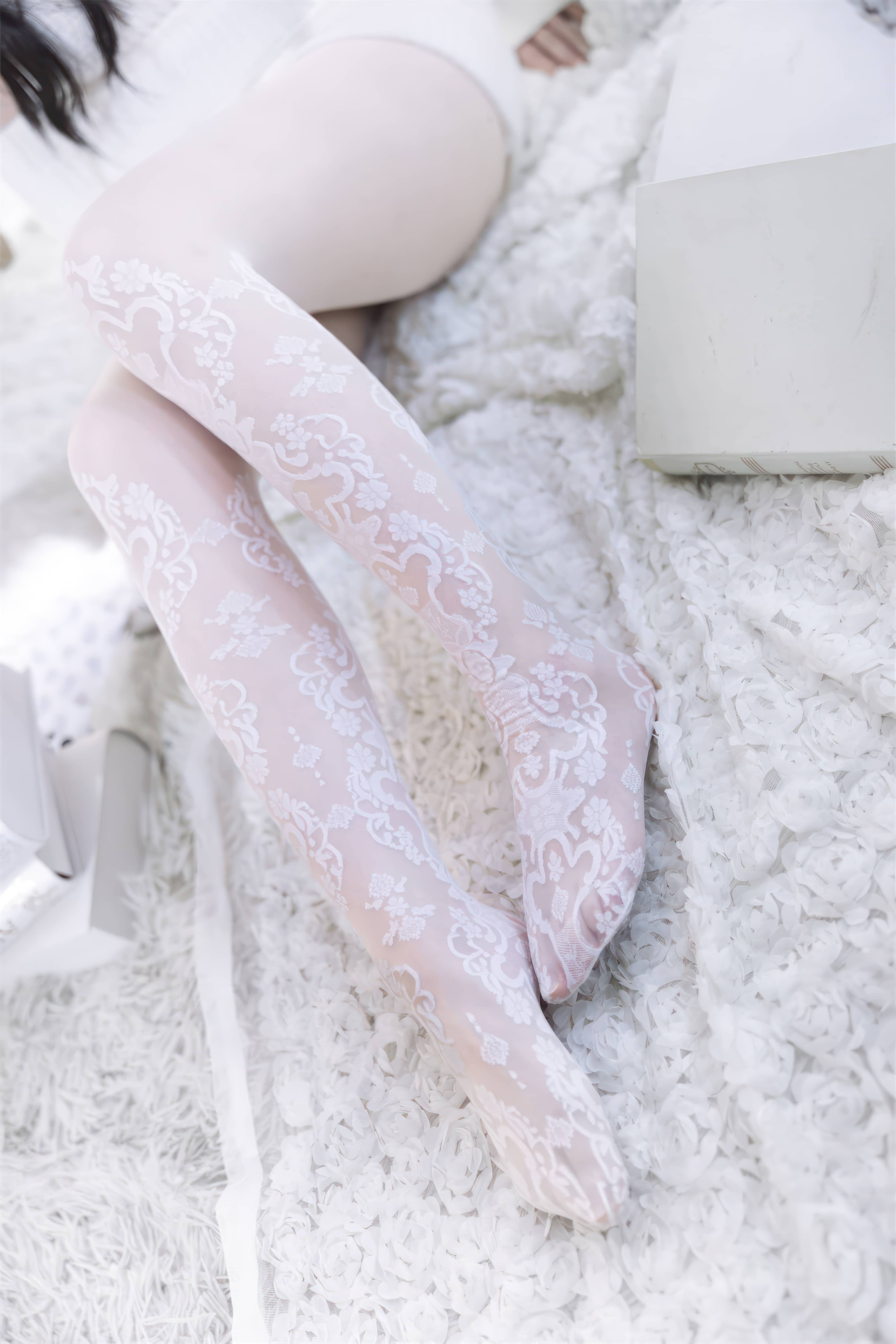 动漫博主雪晴Astra - 圣诞节 白雪 [123P2V-1.06GB]