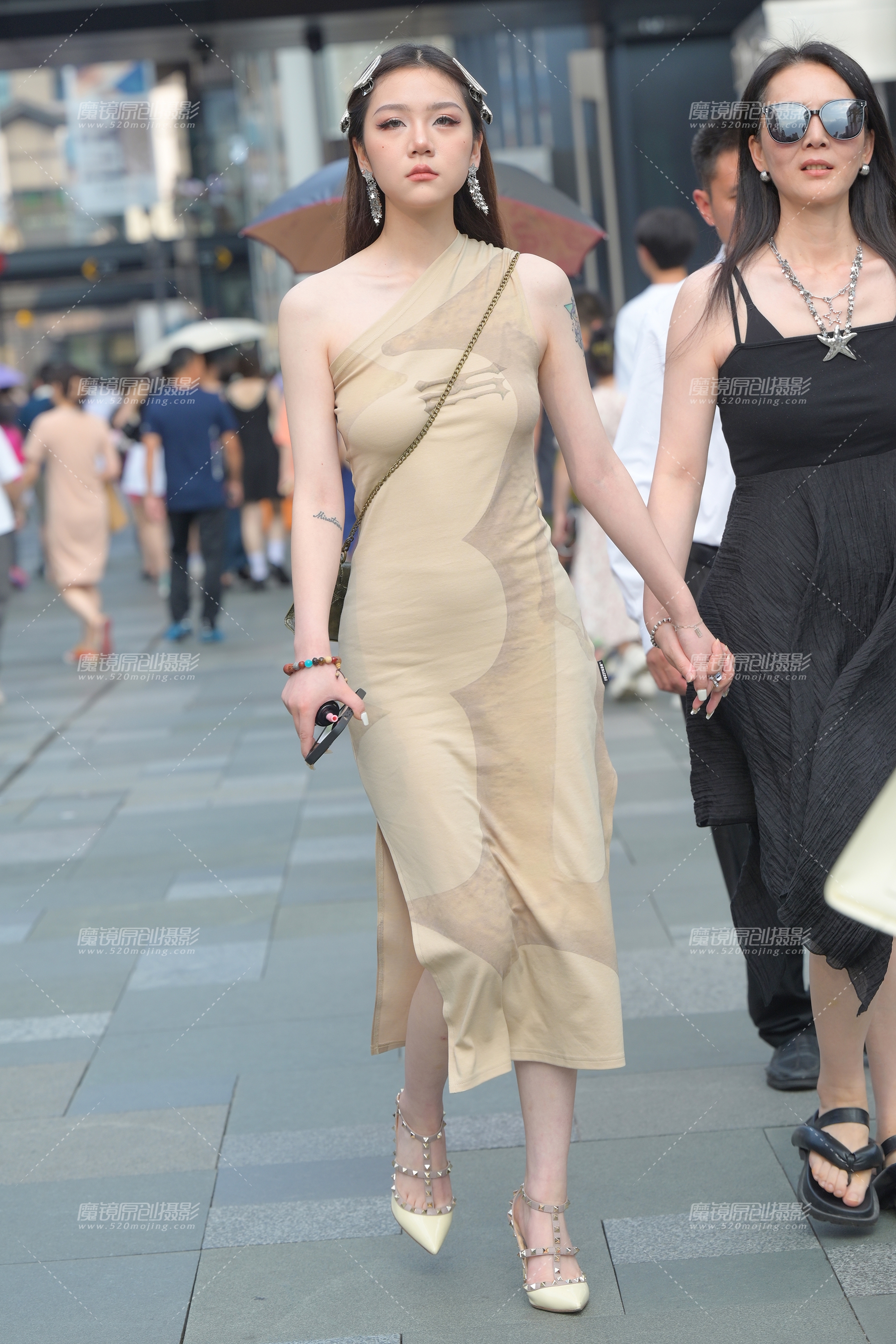 【2024年7月·魔镜滚叔】出游-17P