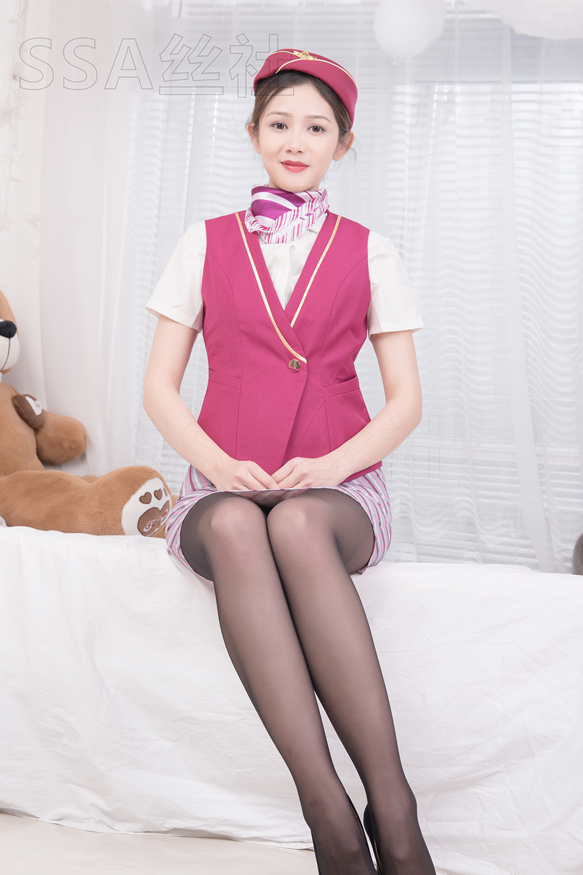 No.093 腿模雯雯的空姐制服show [153P-1.45GB]