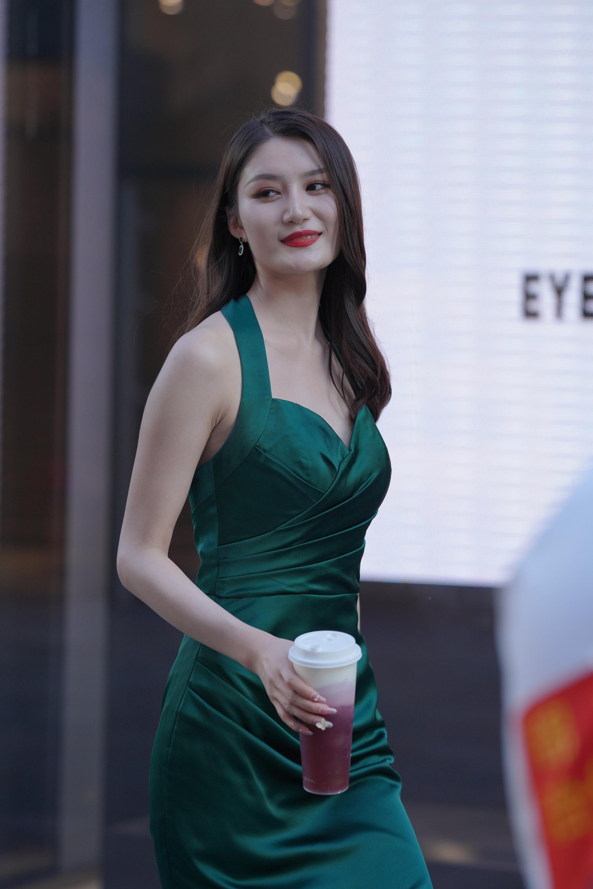 No.7164 绿色长裙 [194P1V-3.02GB]