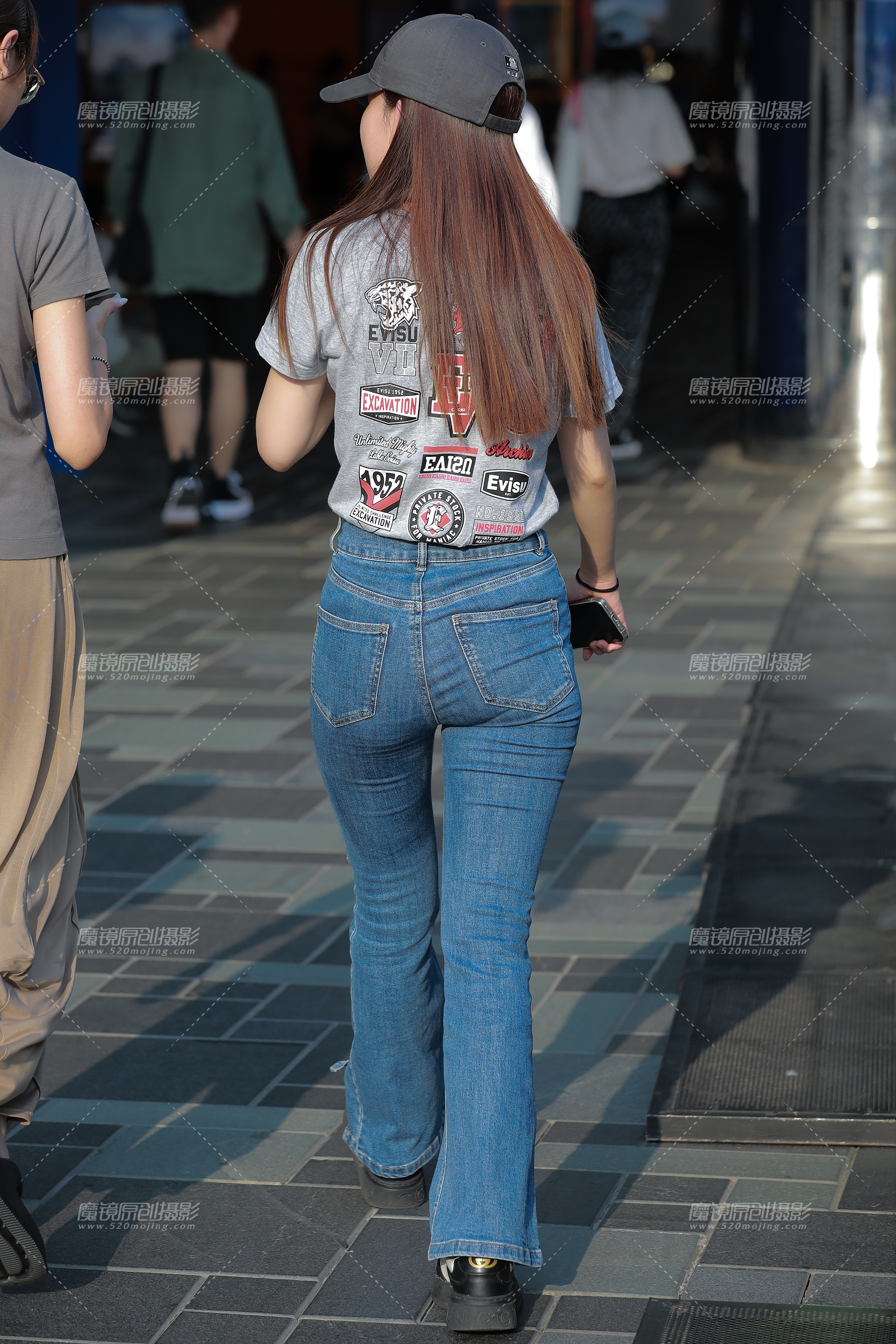 【2024年8月·魔镜滚叔】紧身蓝色牛仔裤-28P