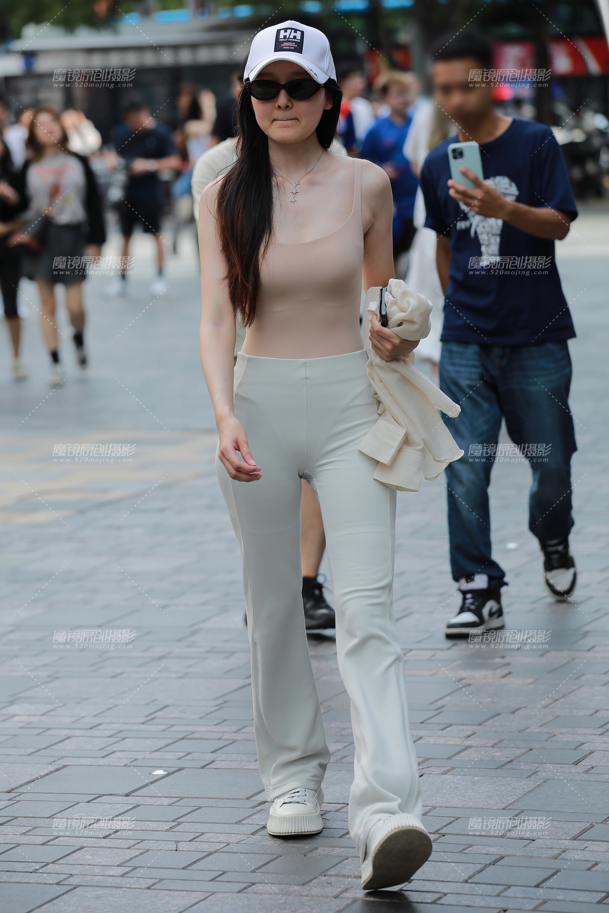 【2024年8月·魔镜滚叔】白色紧身裤美女-27P