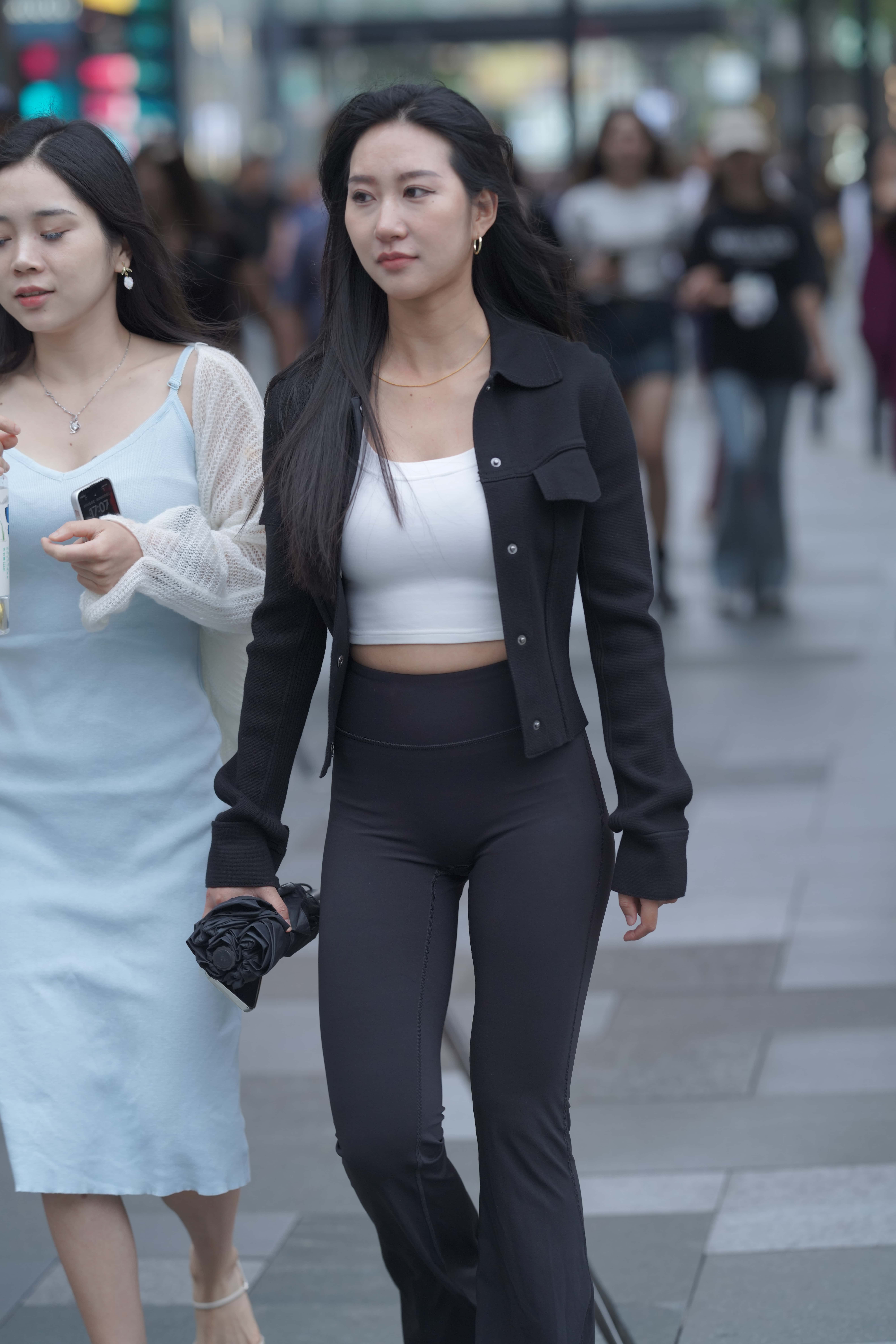 No.7582 黑白搭配好身材 [107P-1.06GB]