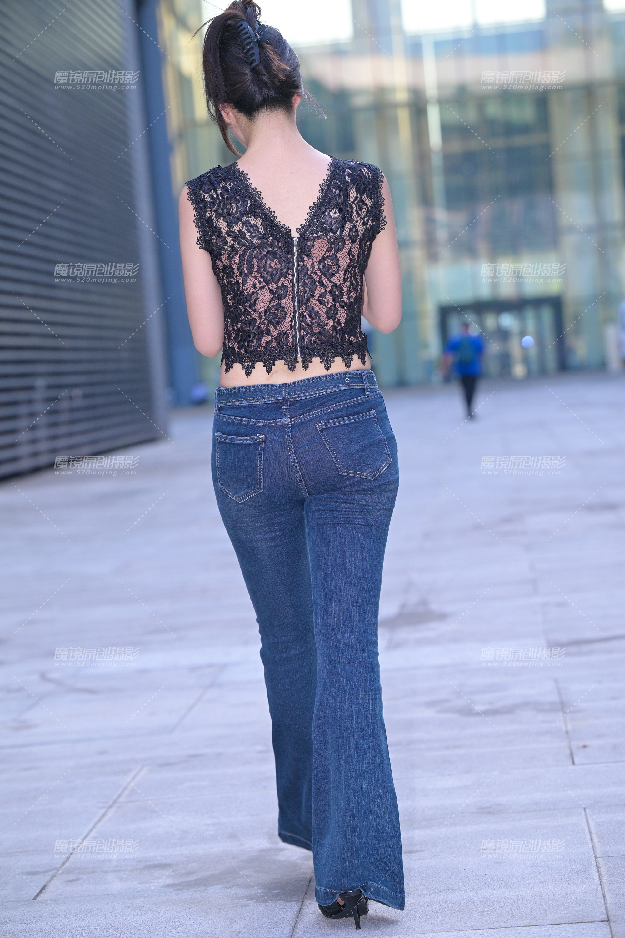 【2024年9月·魔镜滚叔】搭讪牛仔裤美女-19P