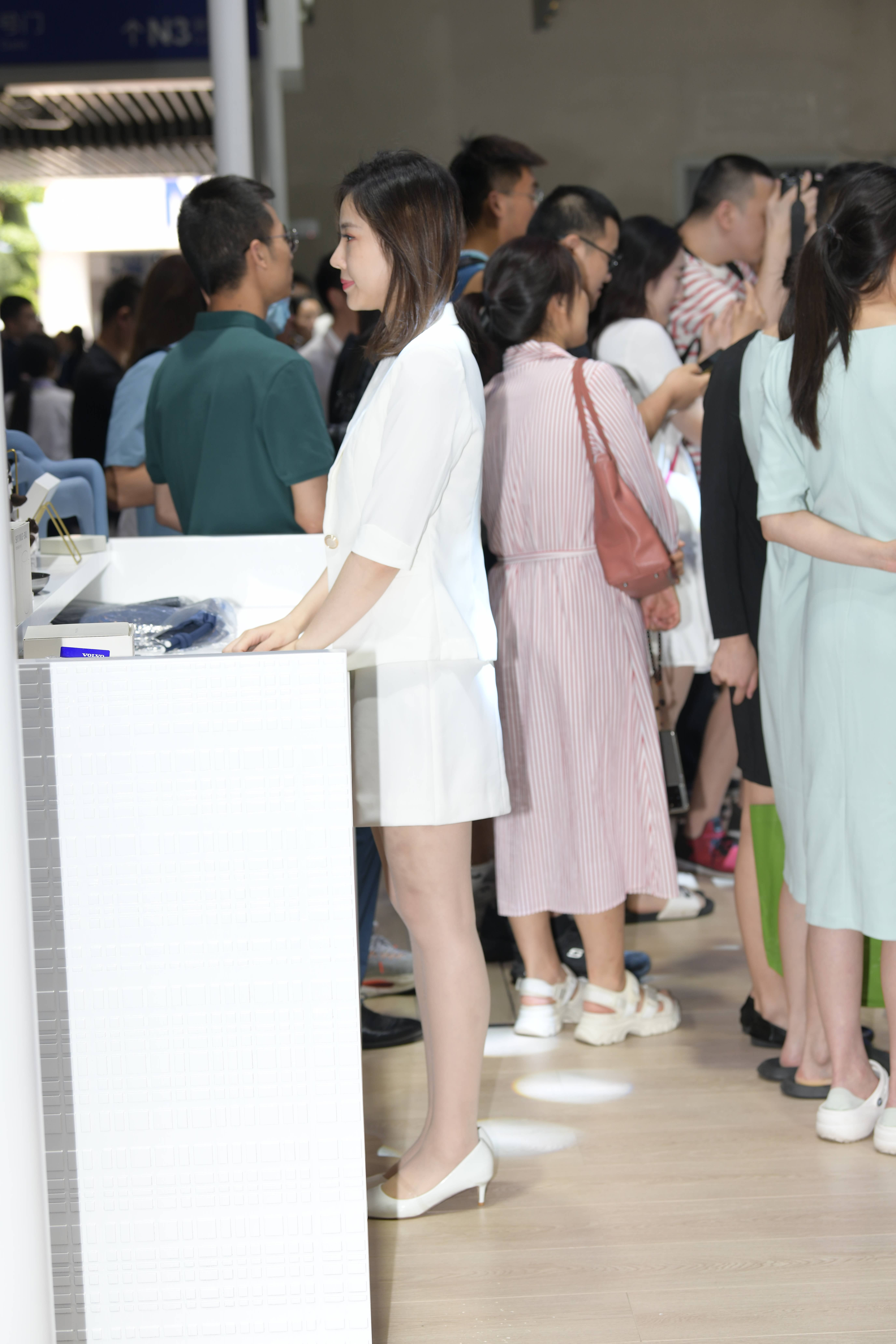 240416端庄的白裙礼仪小姐姐【107P】