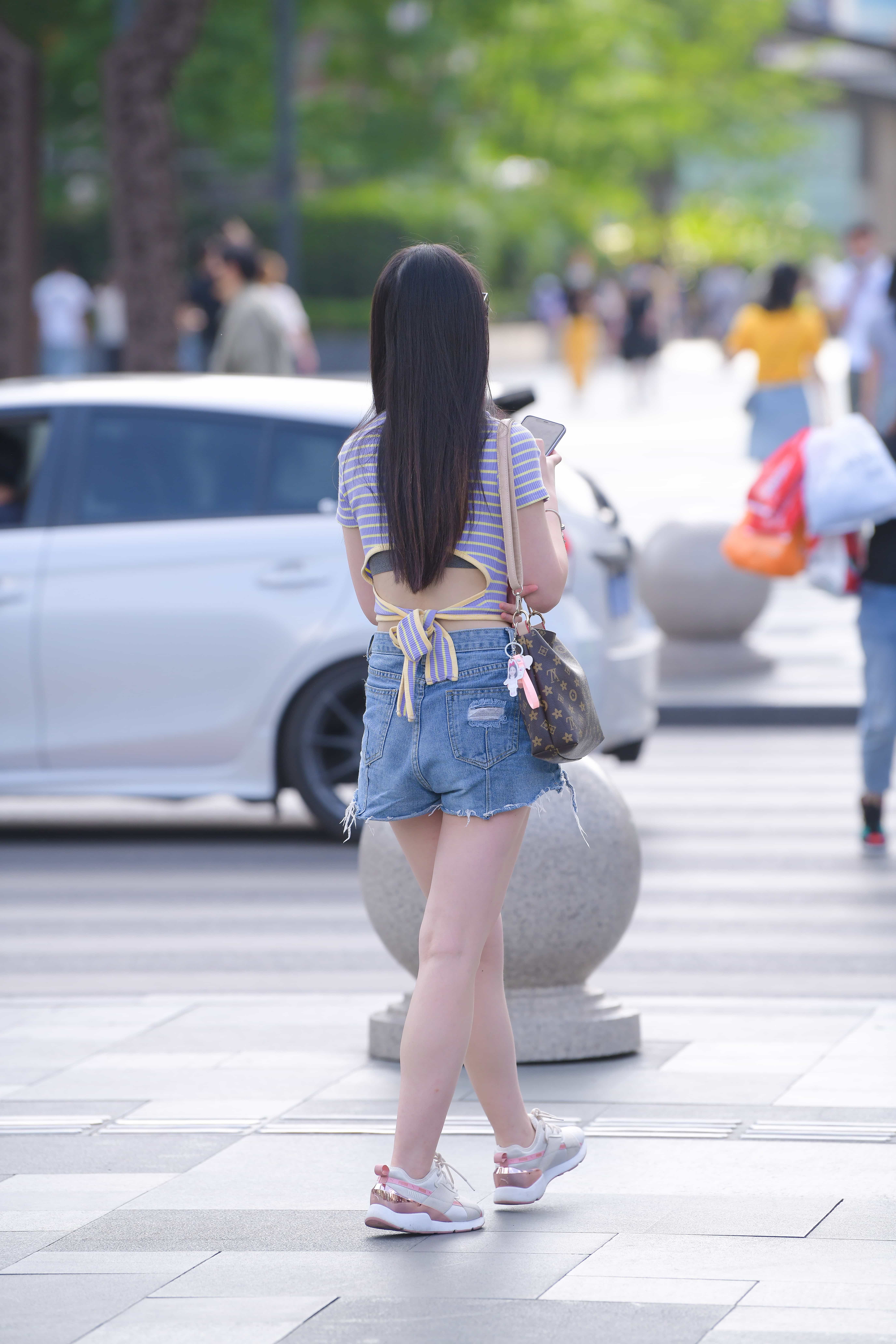 No.5179 摄神街拍作品 - 清纯而迷人的热裤美眉 [45P-528MB]