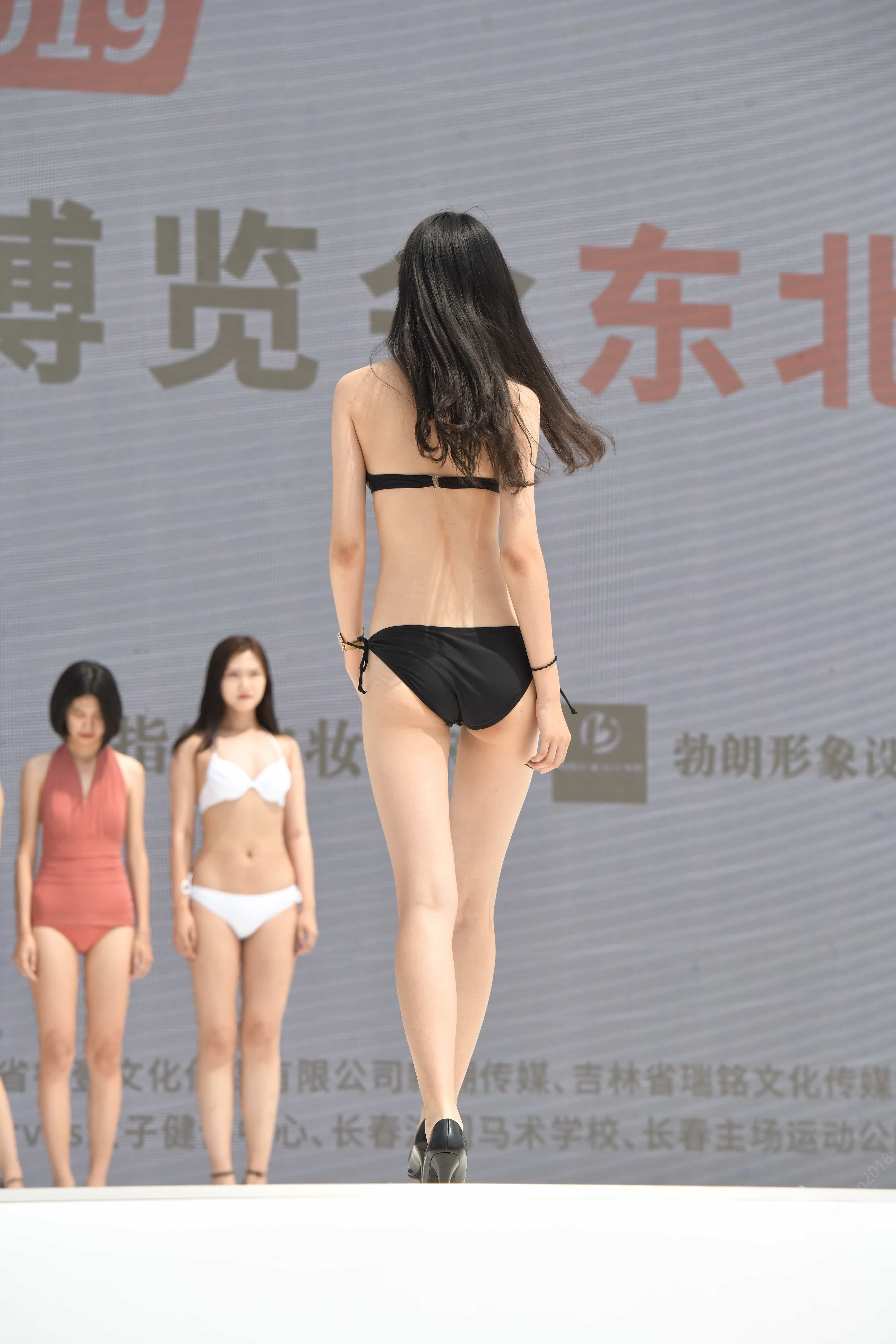 GS-10029 性感的长腿模特①【234P 3.27G】