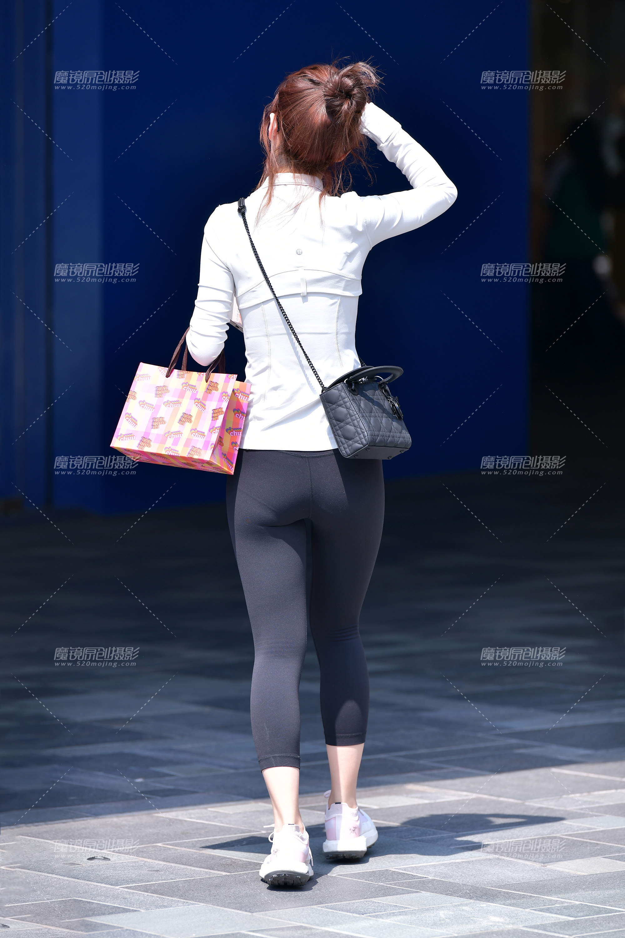 【2024年10月·魔镜滚叔】九分紧身裤美女-15P