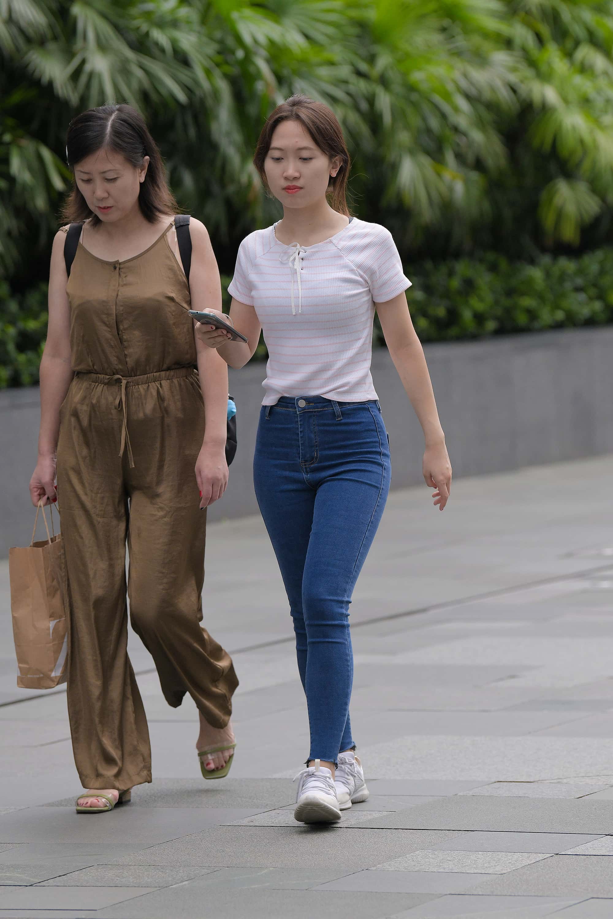 GS-200223饱满翘臀紧牛闺女【55P  819M】