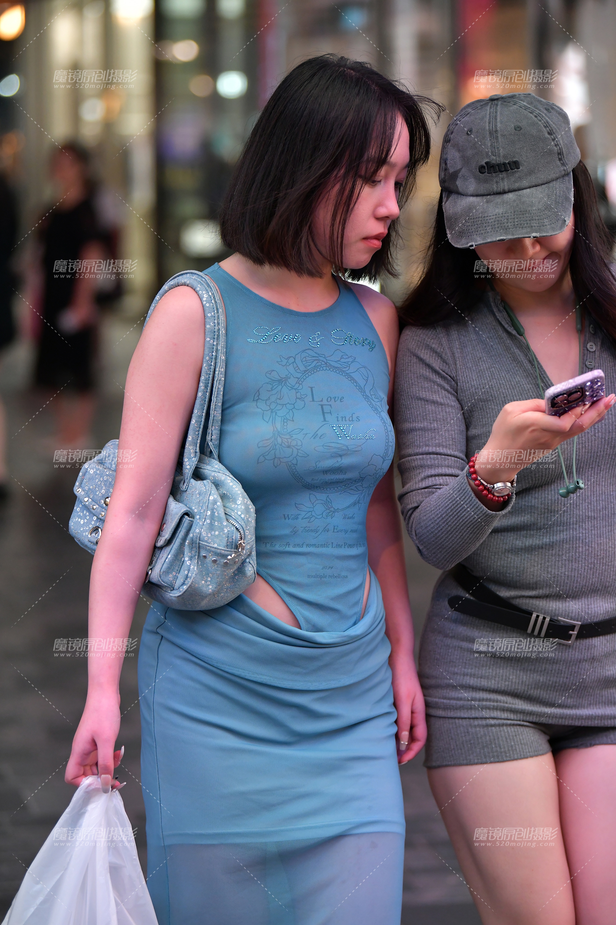 【2024年10月·魔镜滚叔】傍晚长裙美女-13P