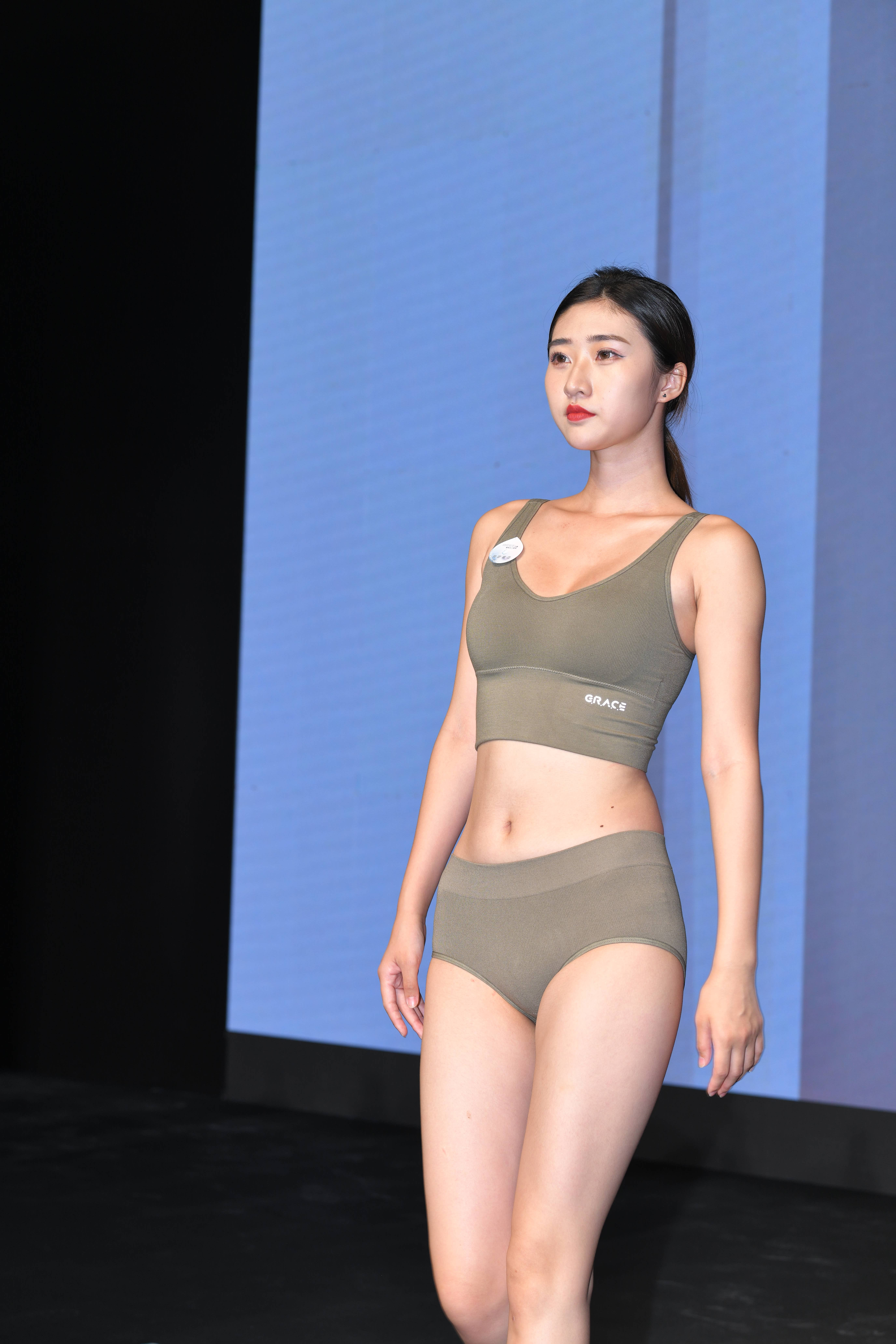 GS-10019 内衣模特【240P 6.36G】