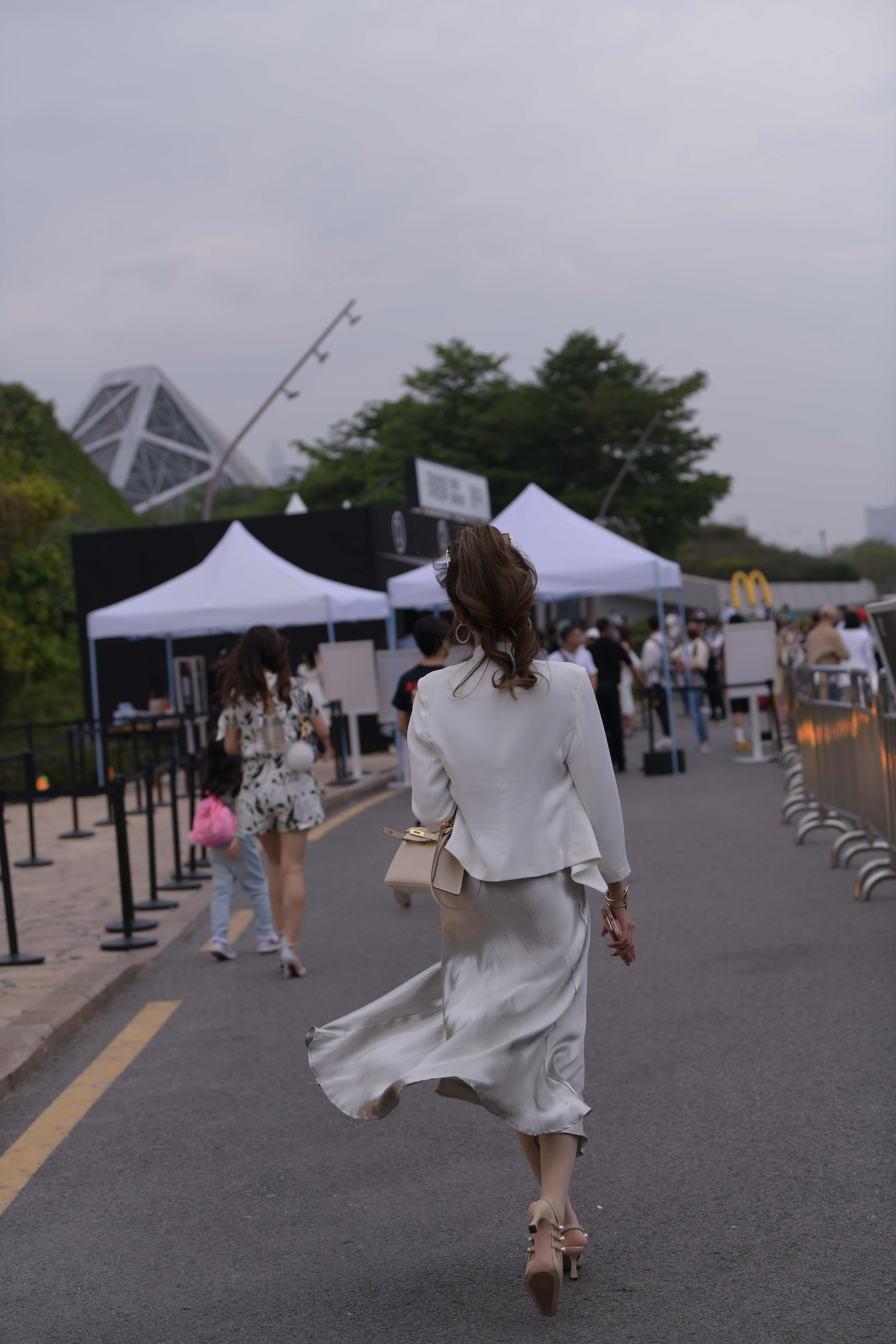 No.7746 魅力丝质长裙 [122P-2.49GB]