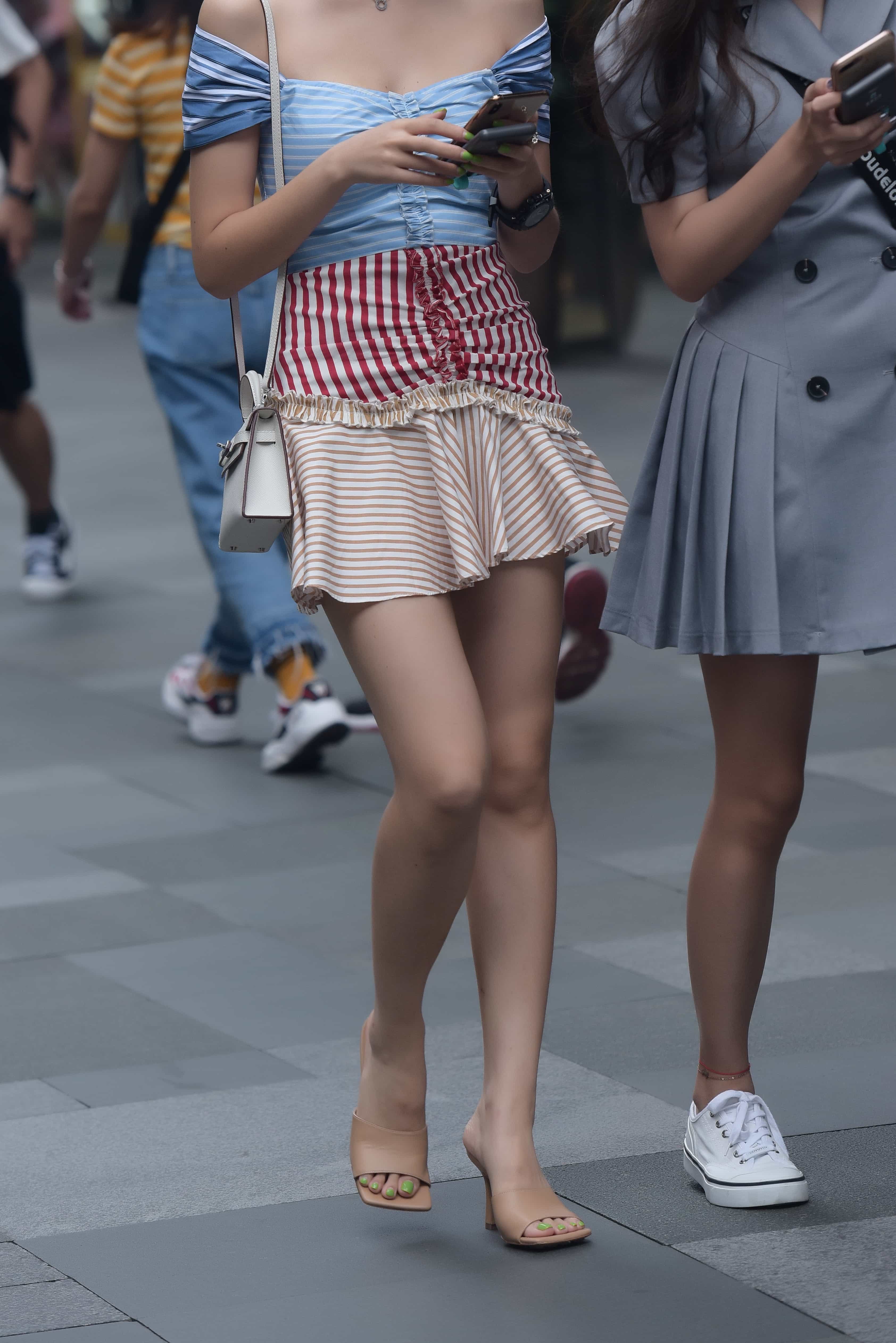 No.8056 荷叶边拼接裙 [65P-1.19GB]