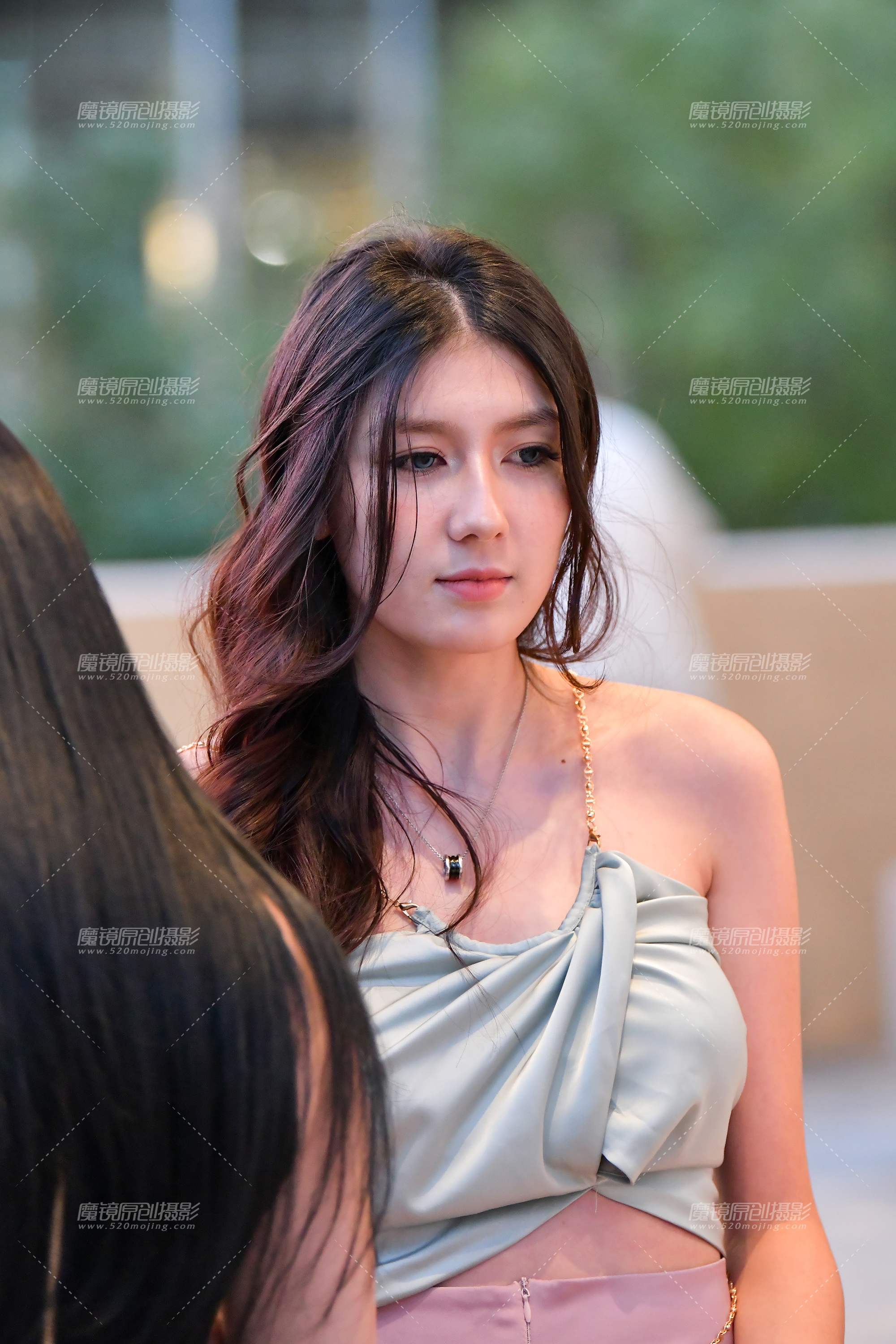 【2024年11月·魔镜滚叔】漂亮吊带长裙美女-18P