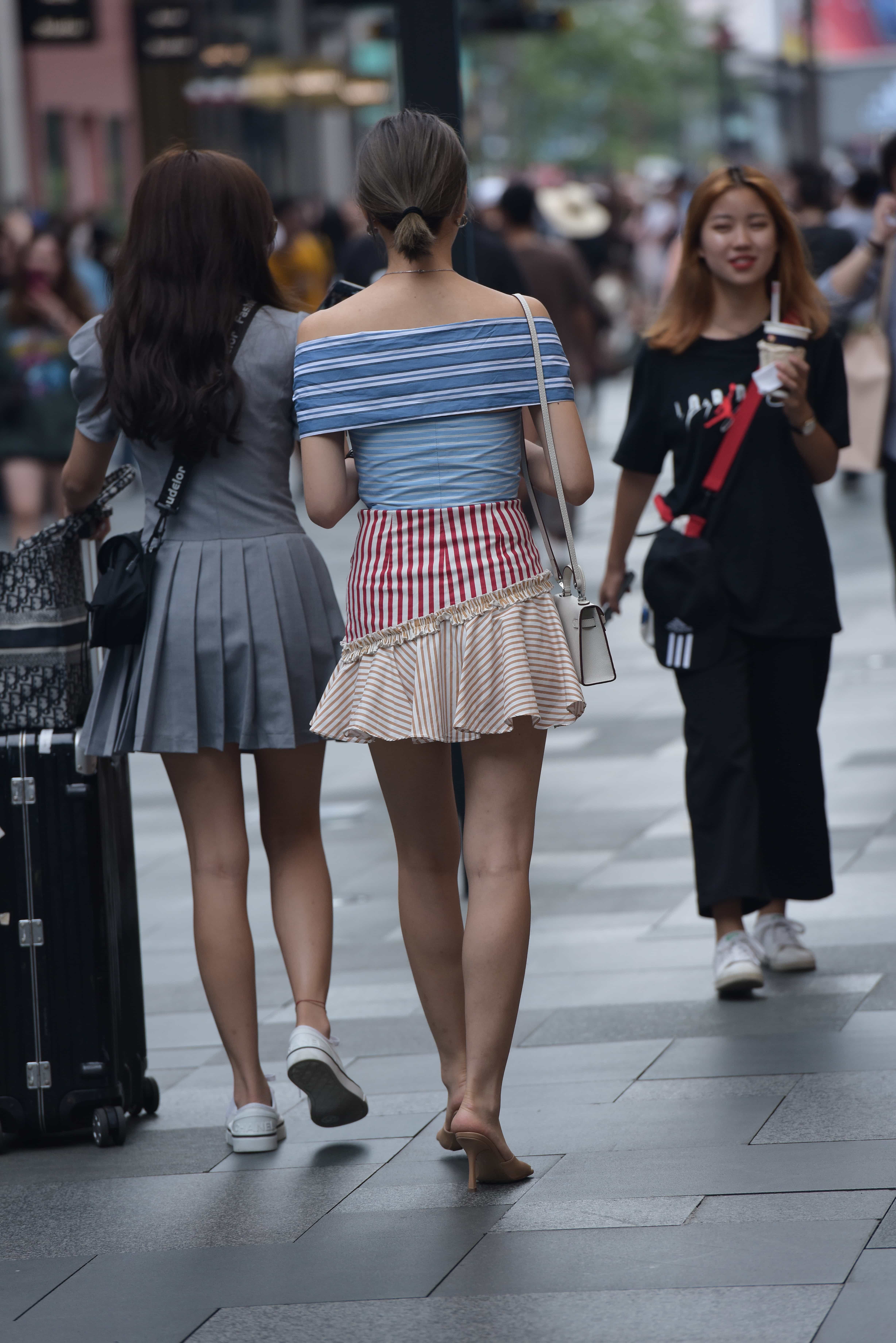 No.8056 荷叶边拼接裙 [65P-1.19GB]