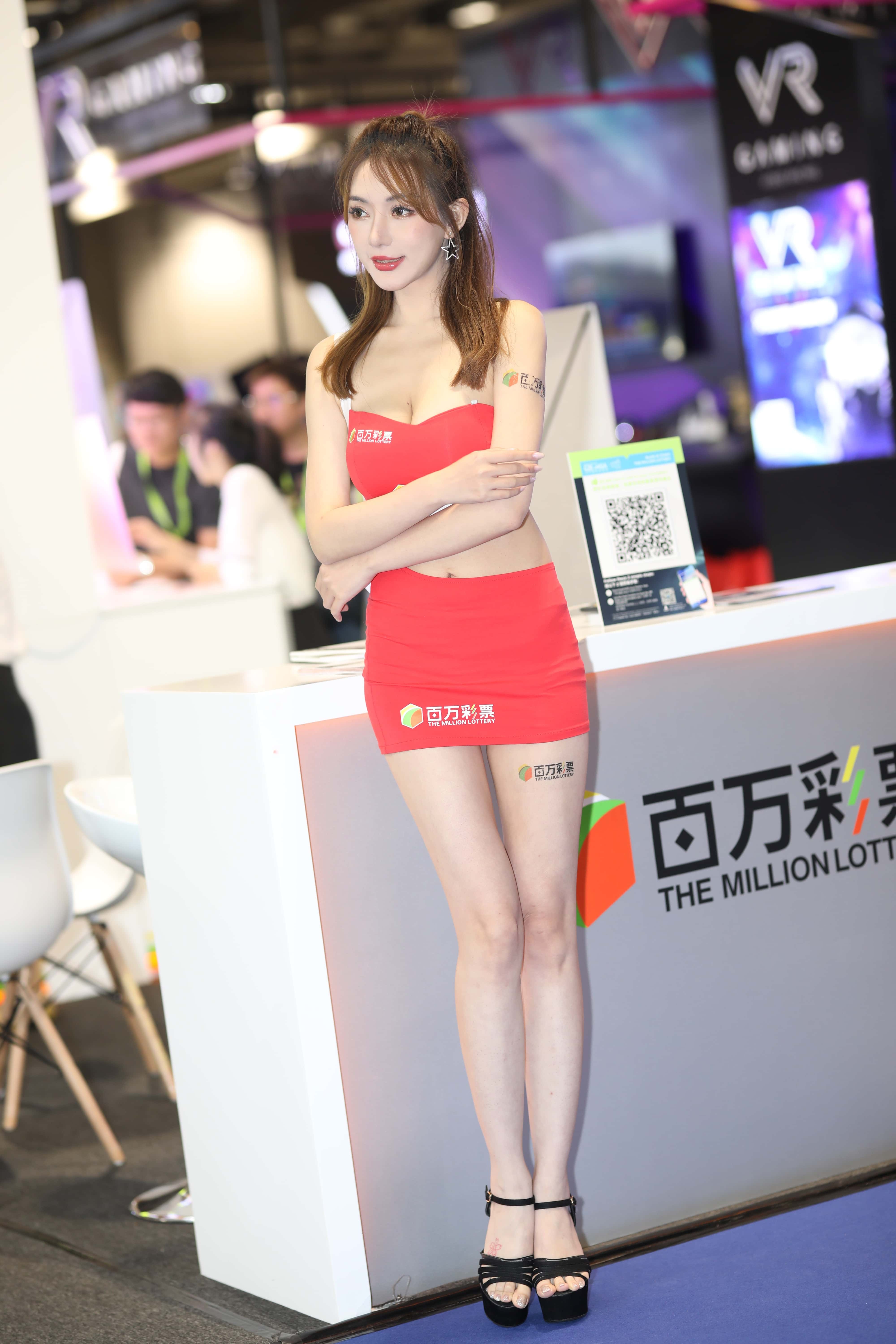GS-S016 红裙长腿美模【158P5V 6.18G】