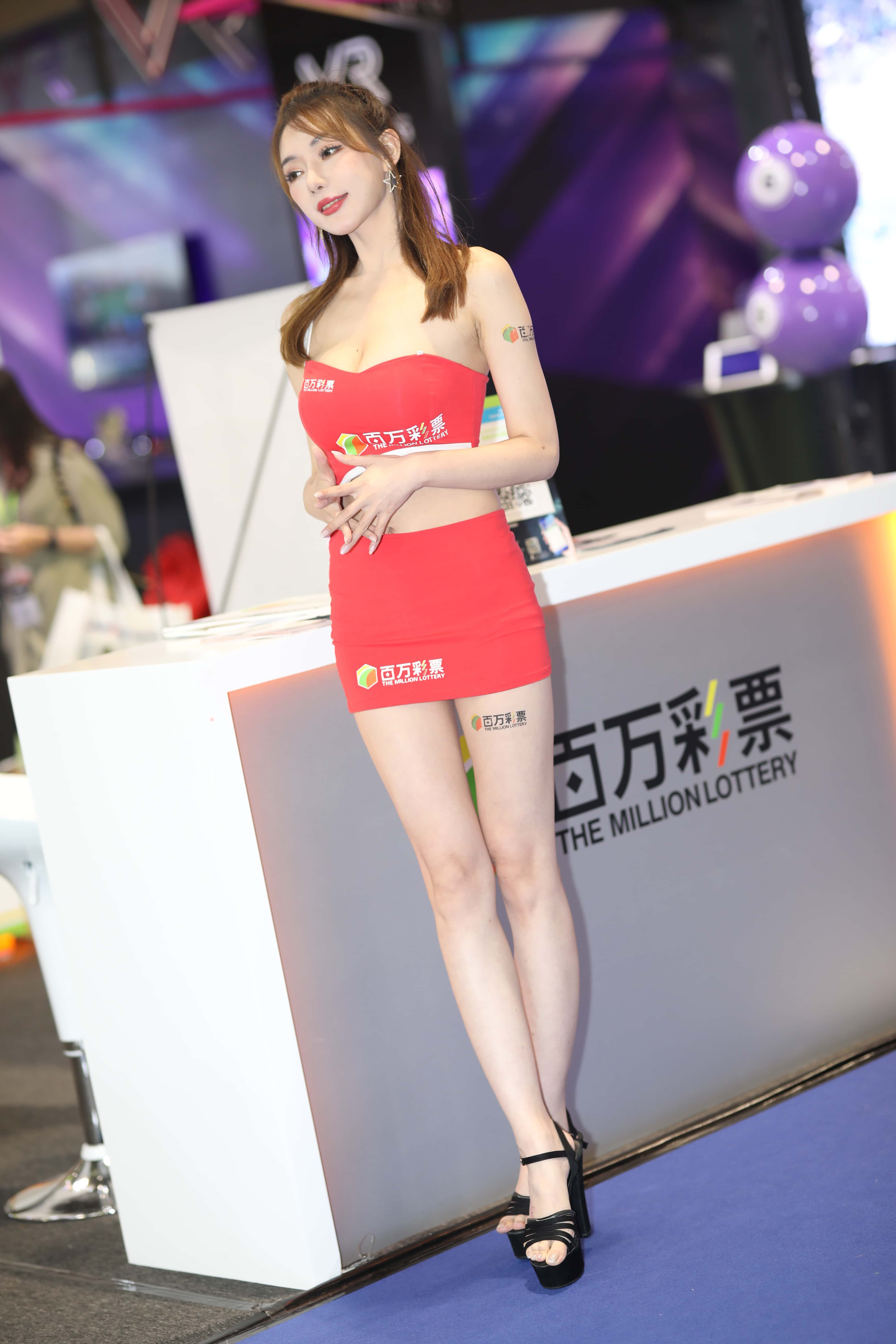 GS-S016 红裙长腿美模【158P5V 6.18G】